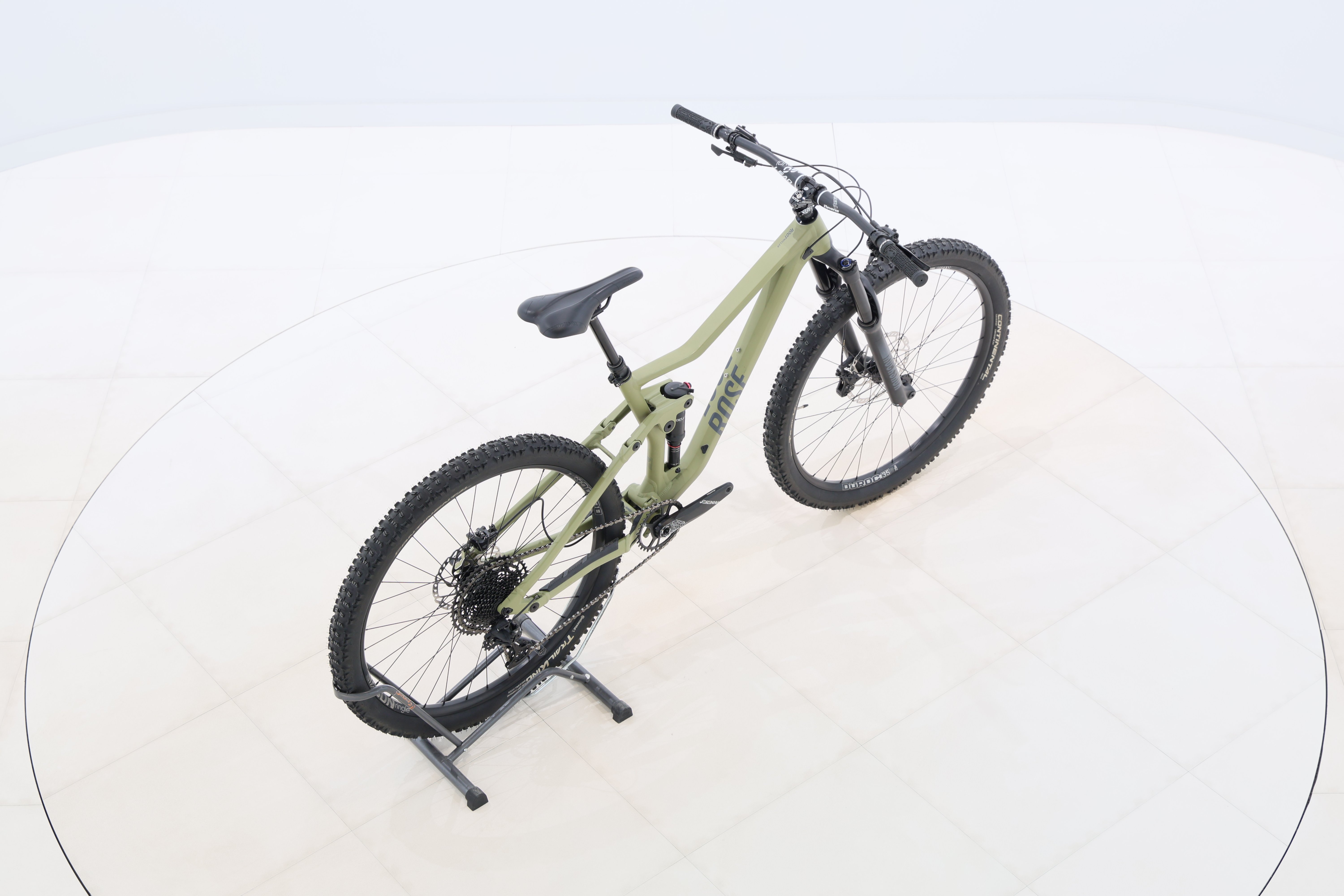 d7dc4db5-27b5-40b5-b3ab-7e254d2afbc1