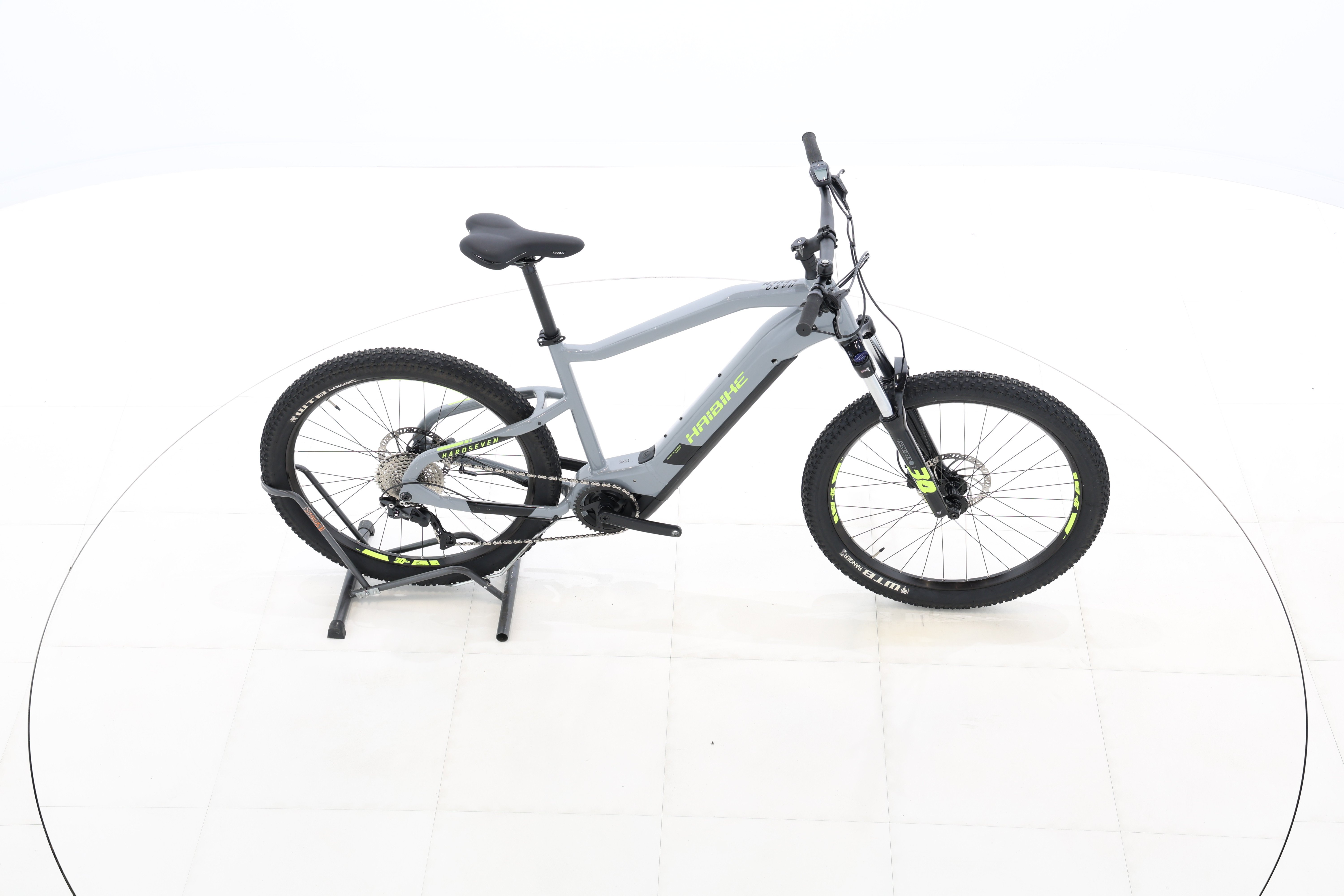 c6910807-03bf-444f-9860-993914404c9f