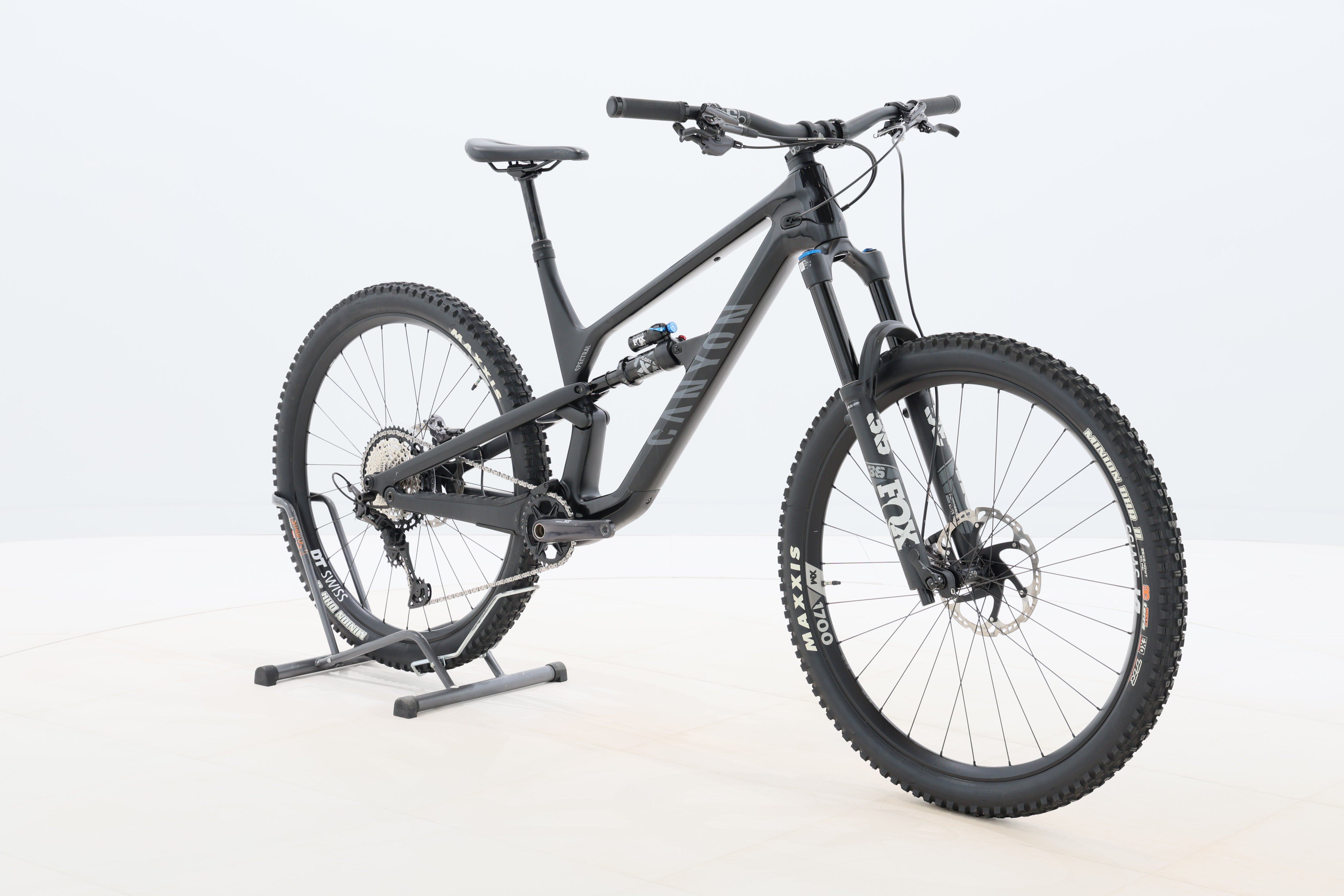 dc837dbe-c2b7-42fe-9c90-2b776f0f0a3f