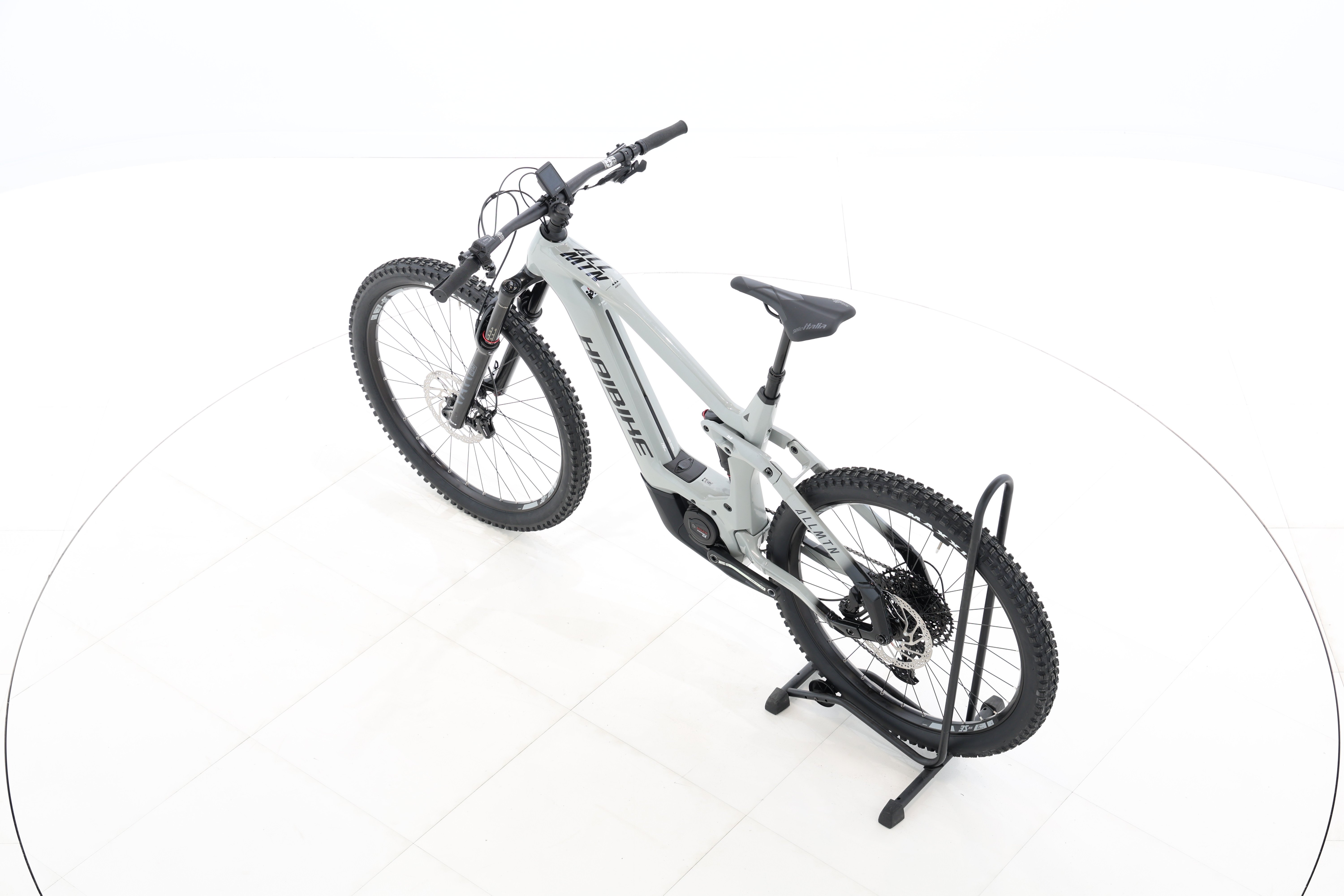 e9ebf3d9-d333-458c-96fe-ecf7e4d18a17