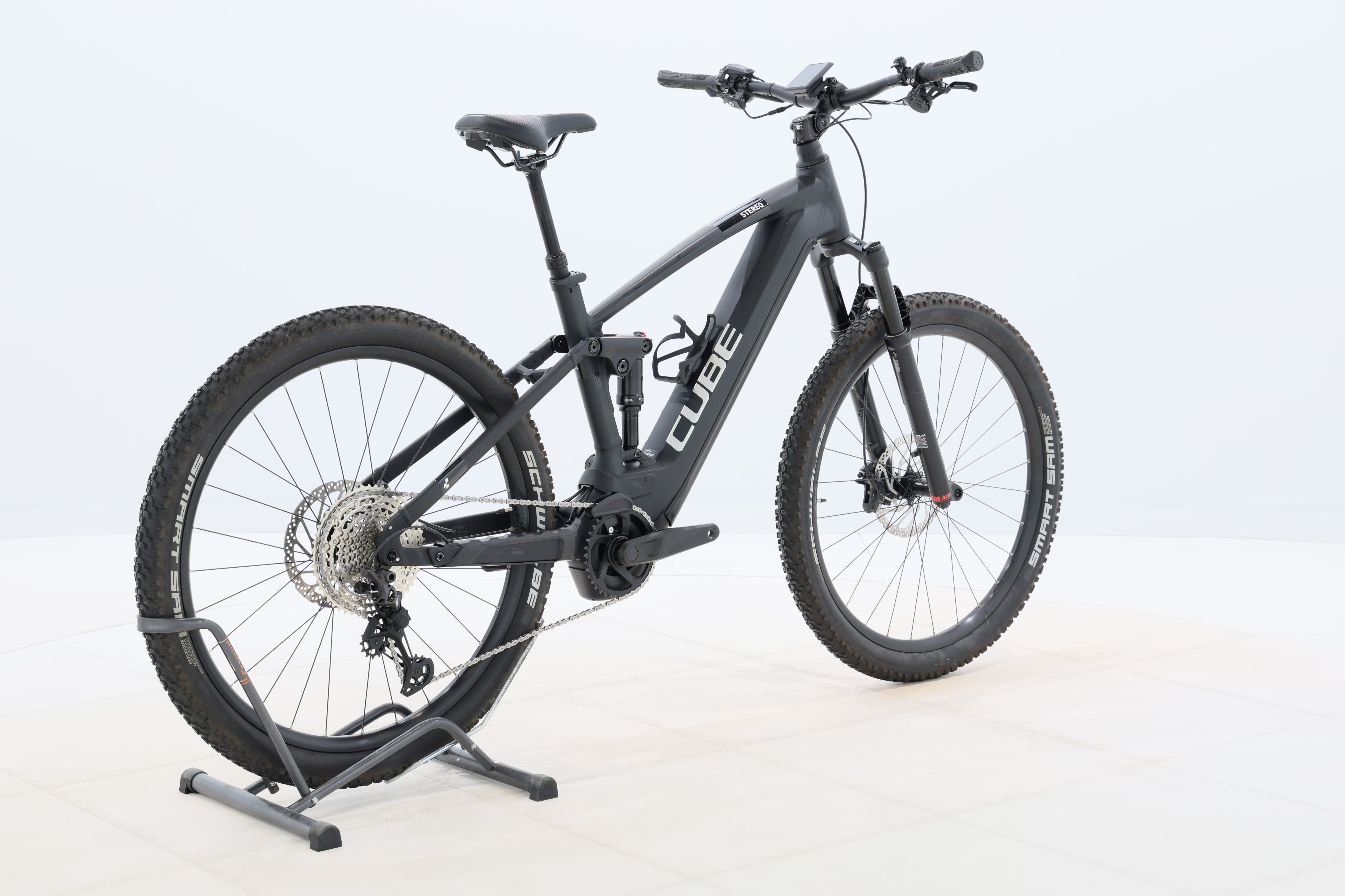 e274bec2-9dd9-4644-a632-e113bb233996