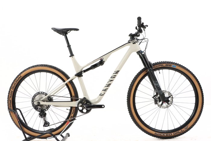 Canyon LUX TRAIL CF 7 2023