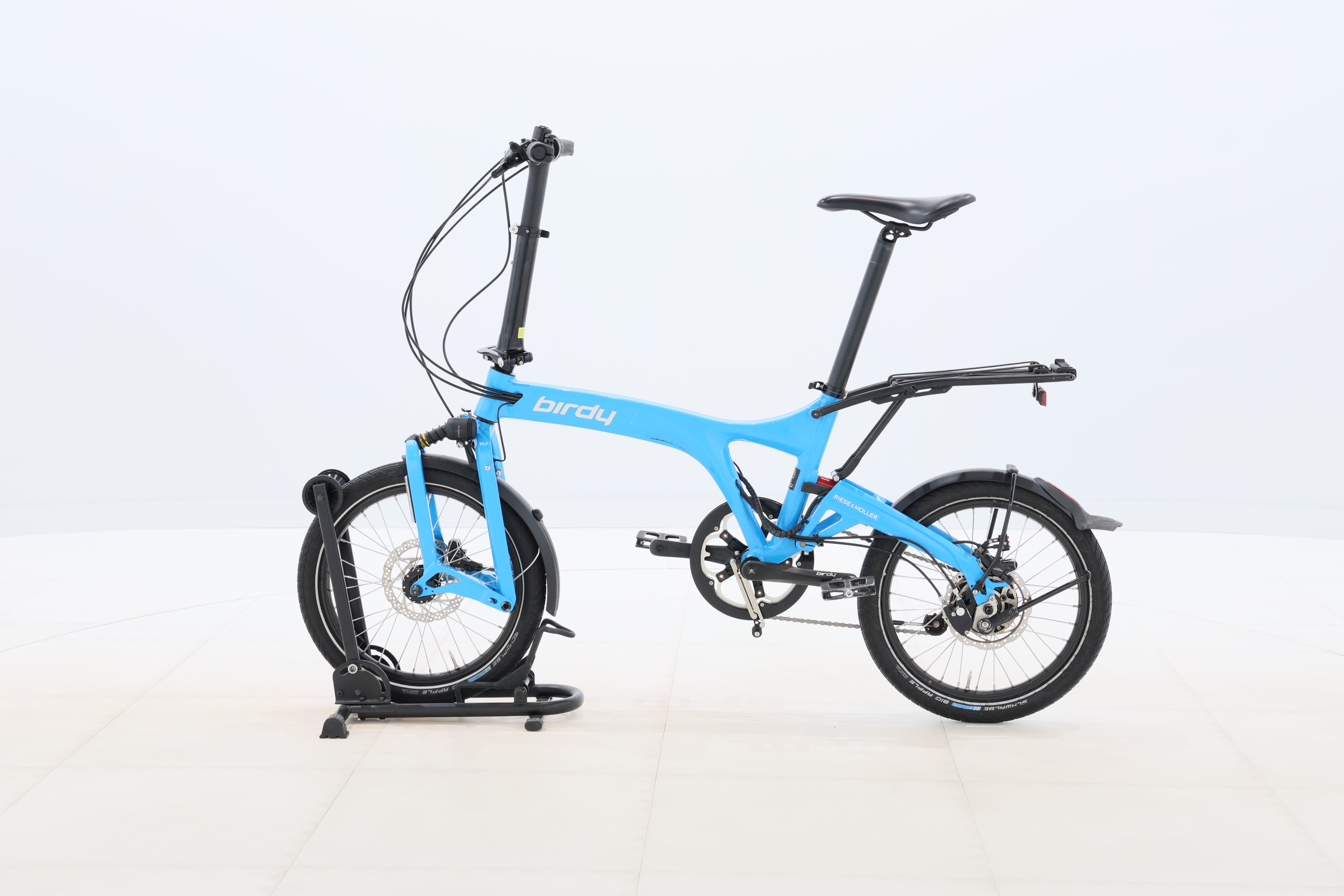 b0b4e3d0-2bb8-4893-8851-6eb84390b7c1