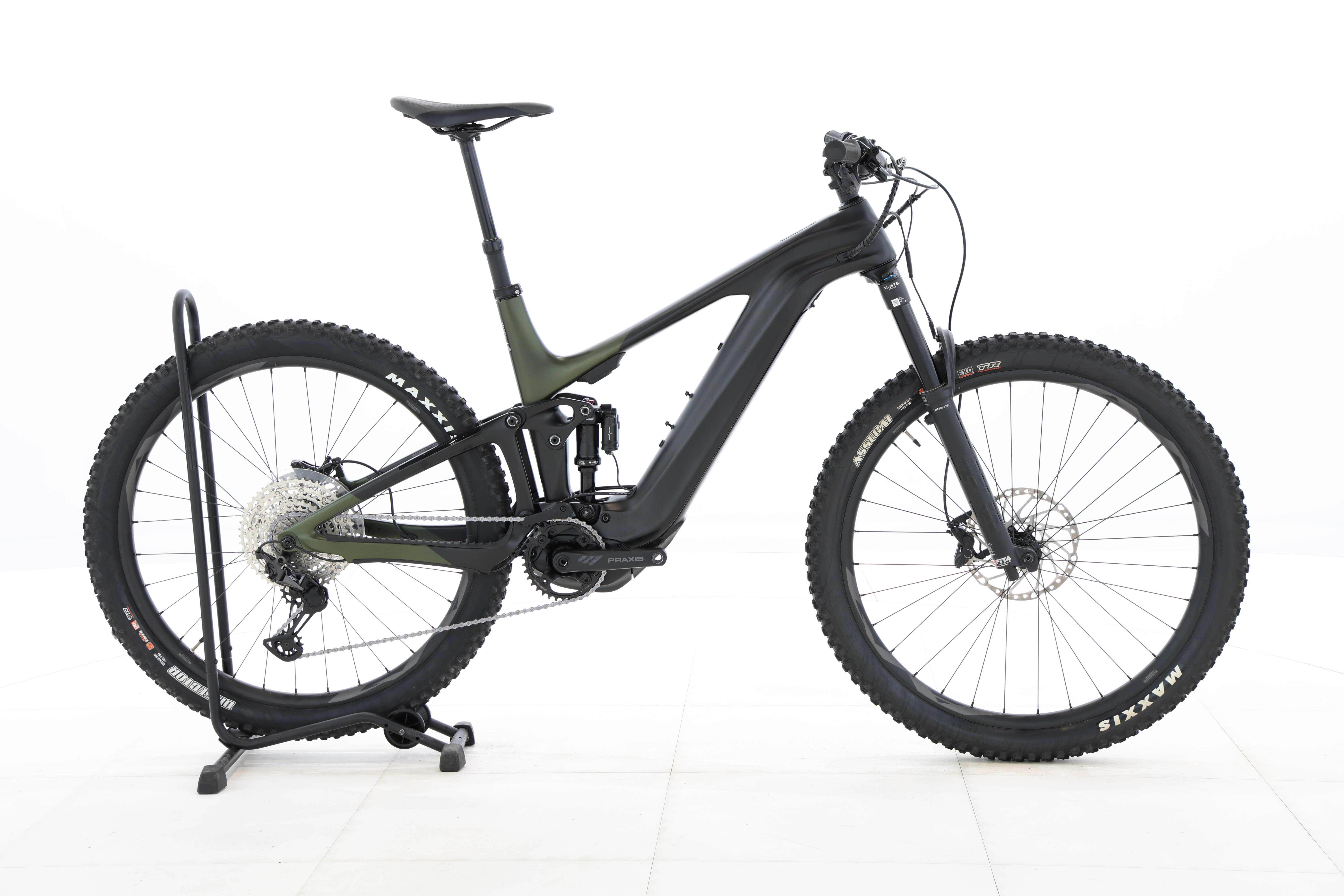 d03cc59d-690b-4d80-801b-66b1a40e77b8