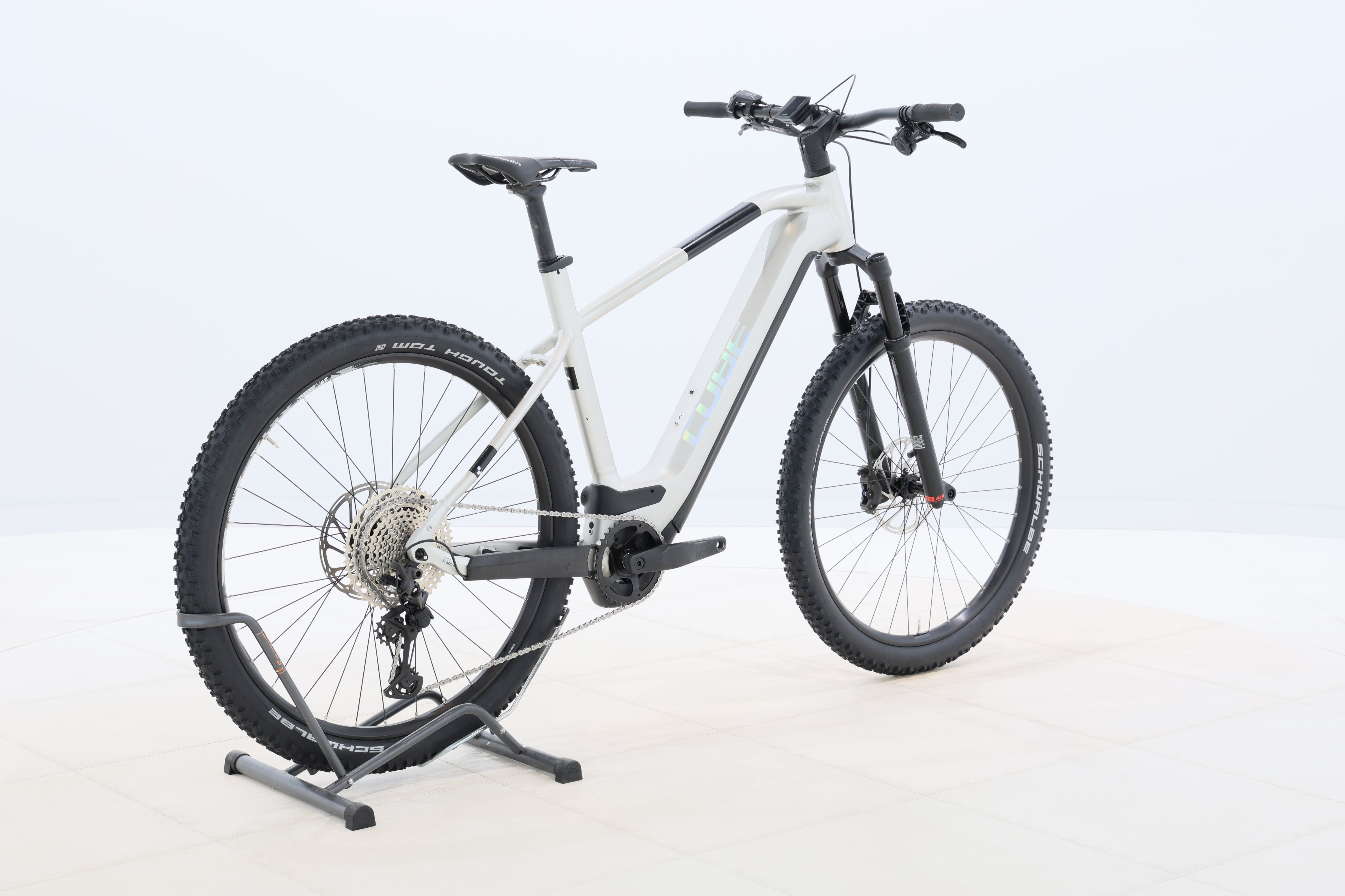 b20ef81b-c400-4c63-a309-5c96fe38114a