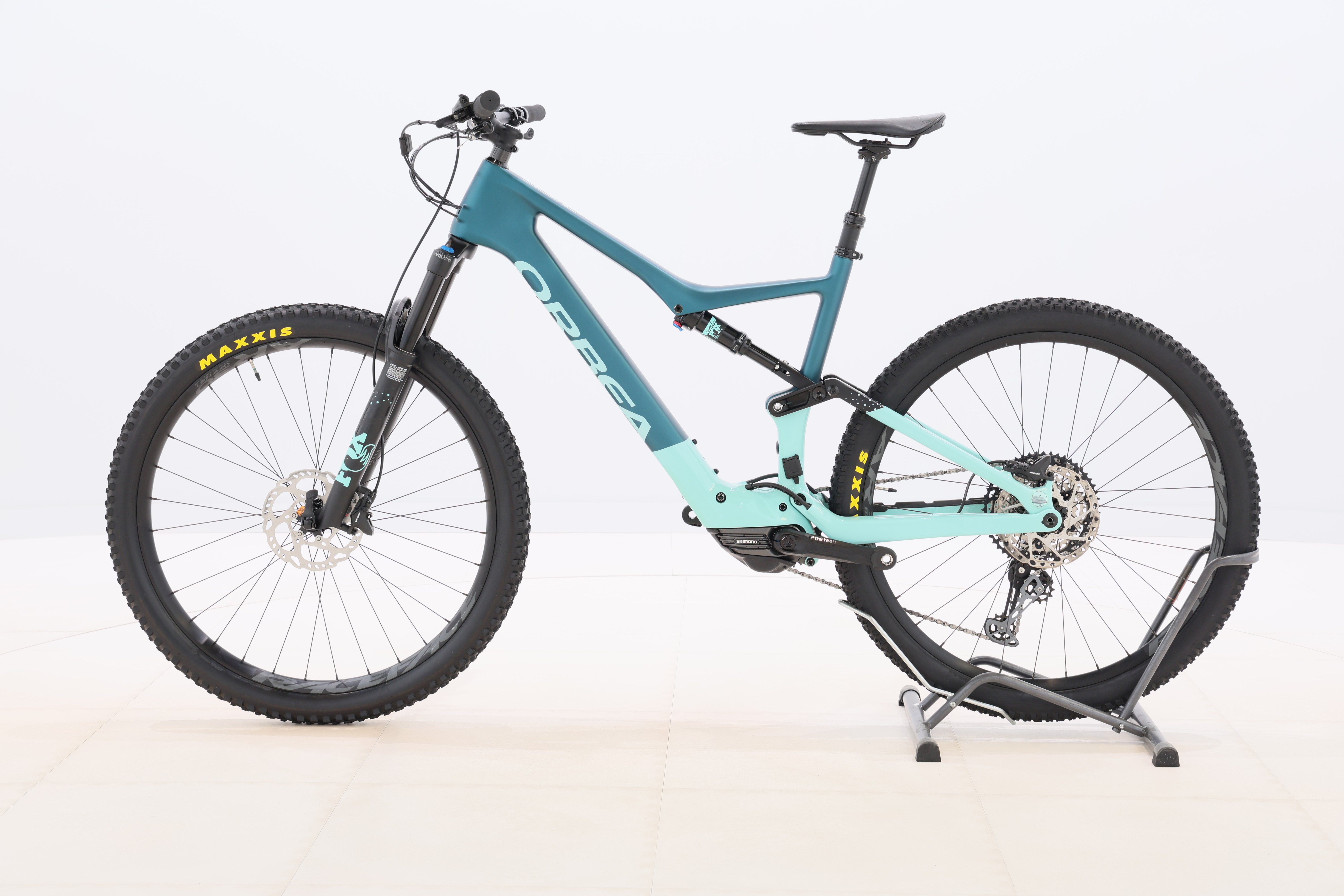 0def2021-f477-4ab7-a82b-b96a62472e42