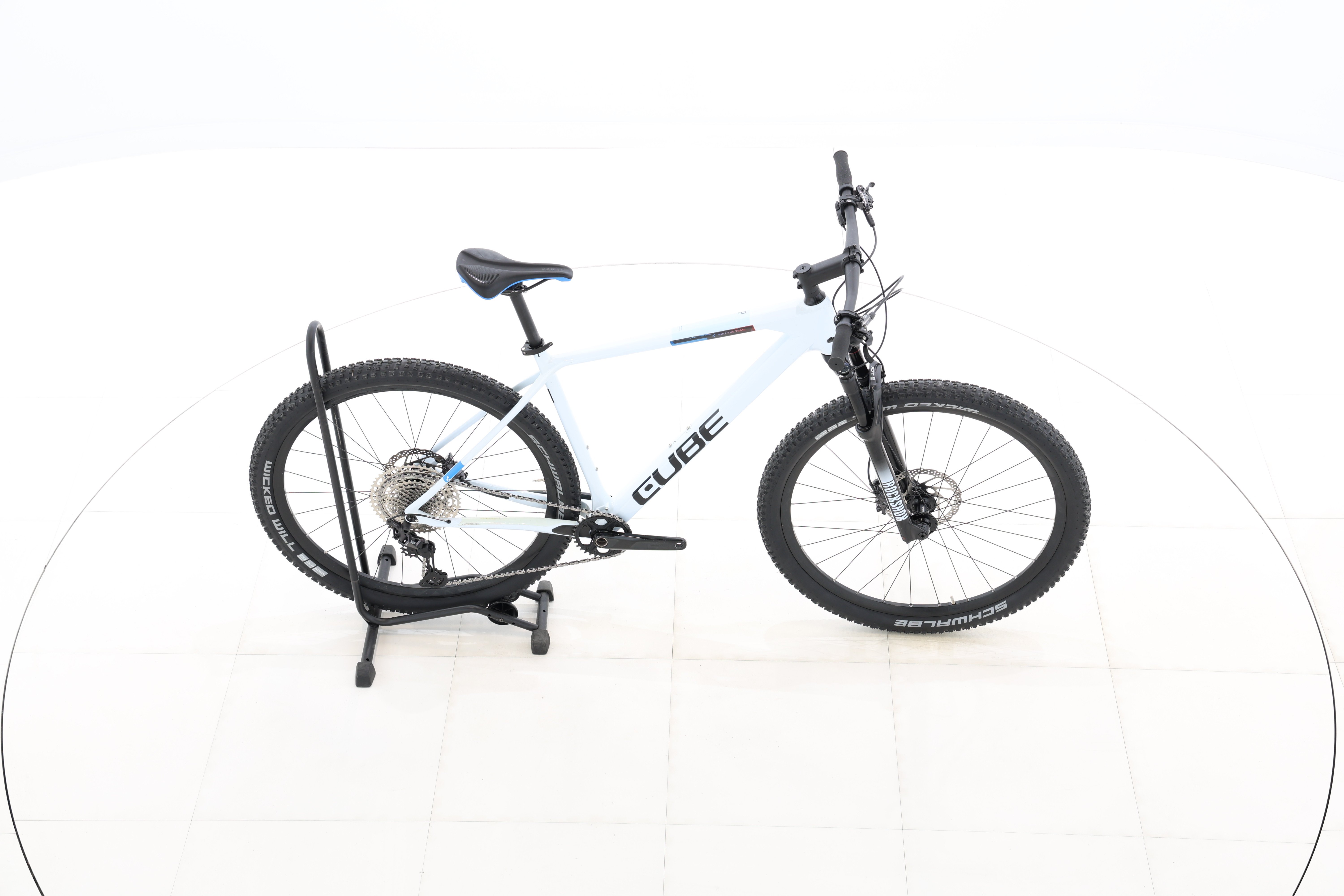 bc827926-8f45-4a5e-b04c-fe5181b8e701