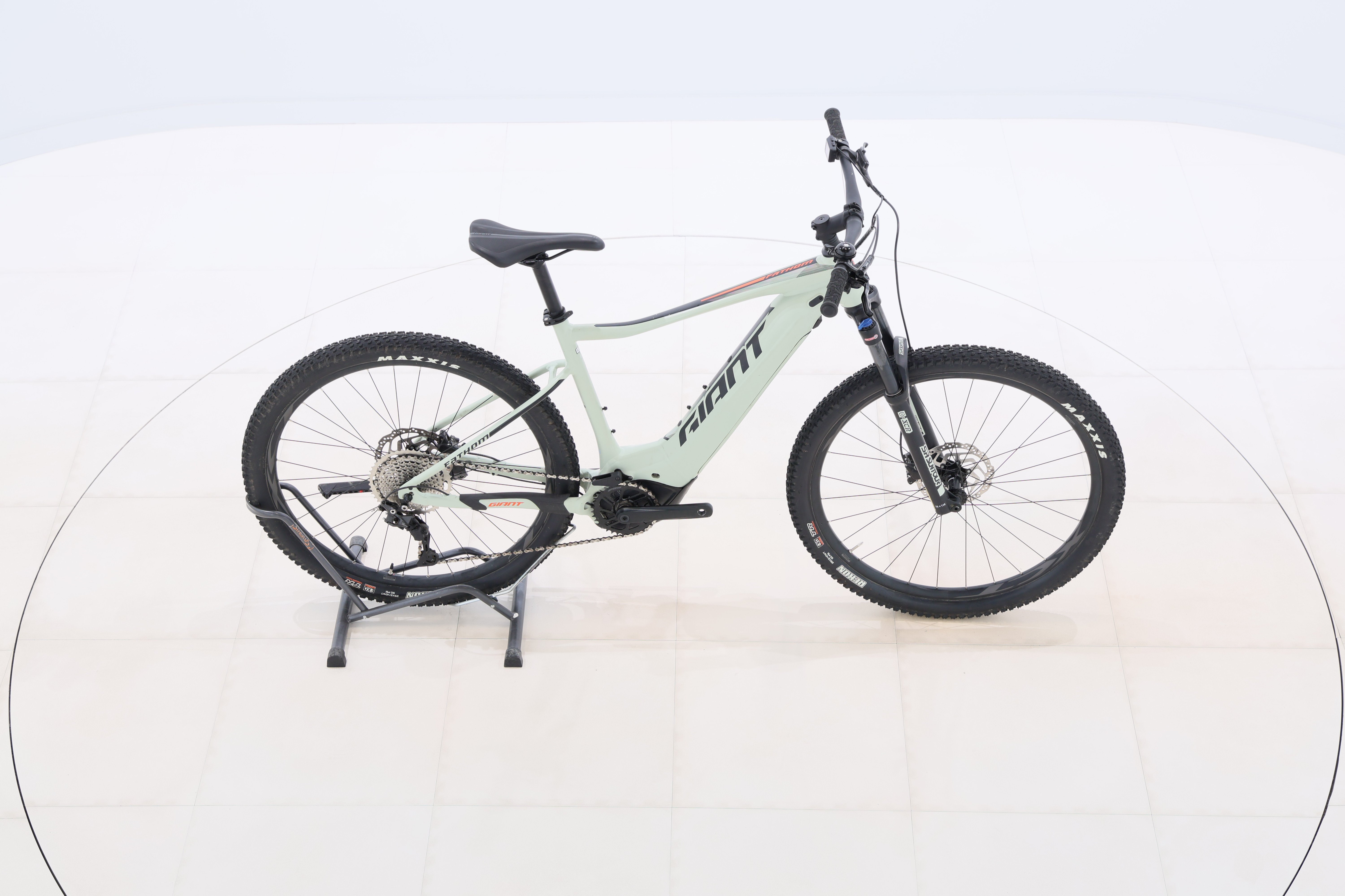 f4e1a2d1-f082-4e63-8781-dadbda0d61cd