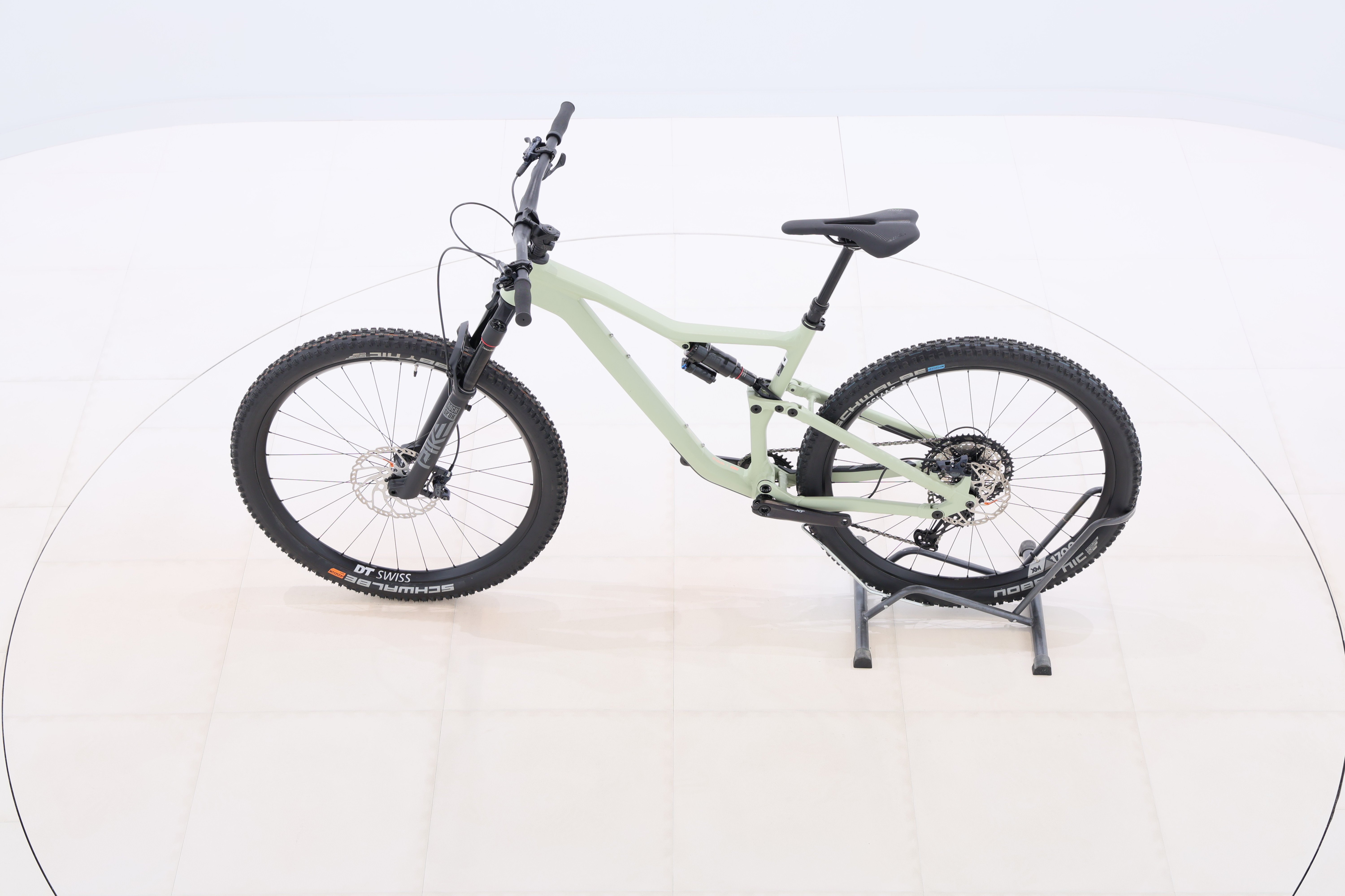 c8a403f8-8dd0-4708-8df2-1a3b70e31b51