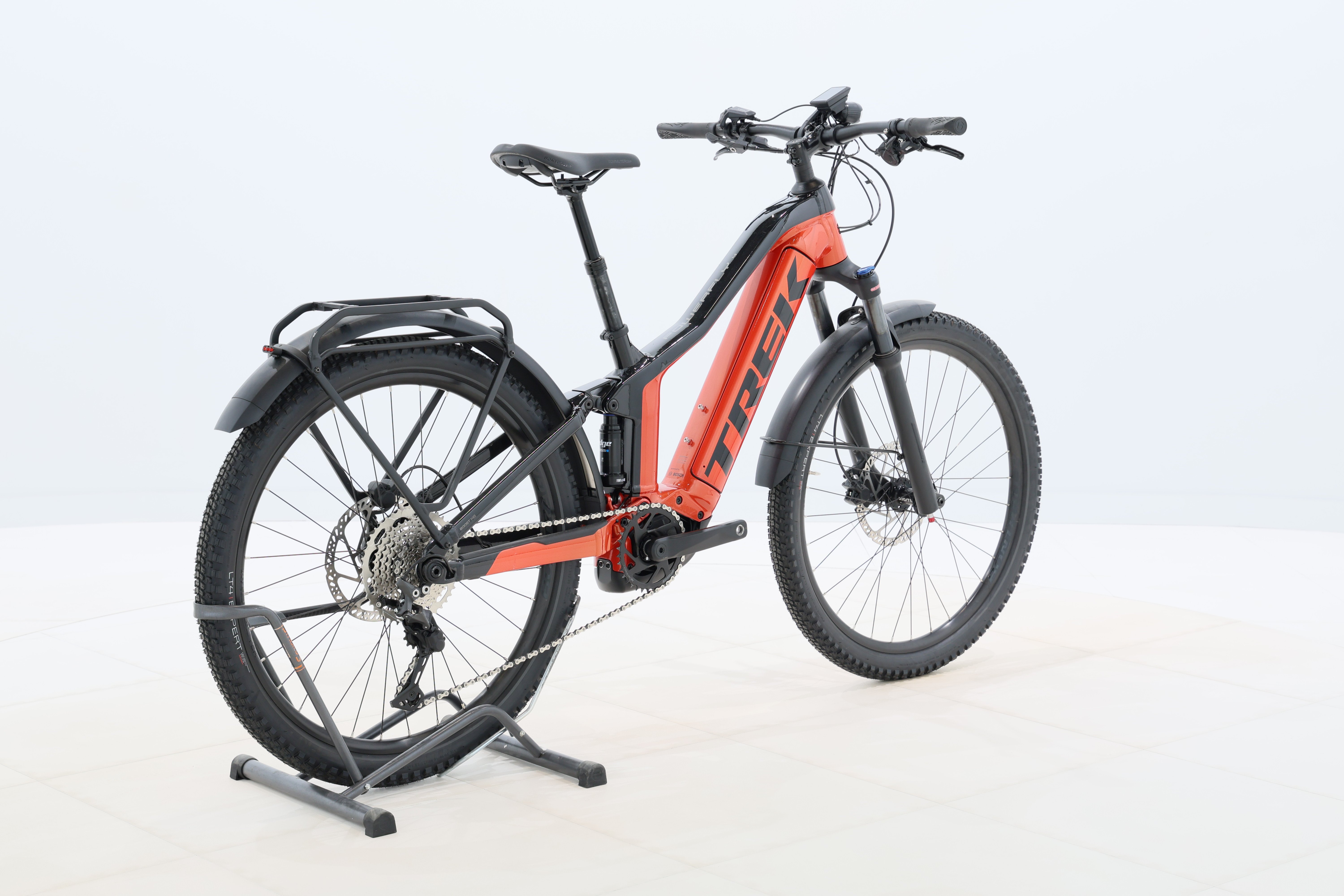 00b67314-f79e-45e6-8d8a-8dfb6e66e5ed