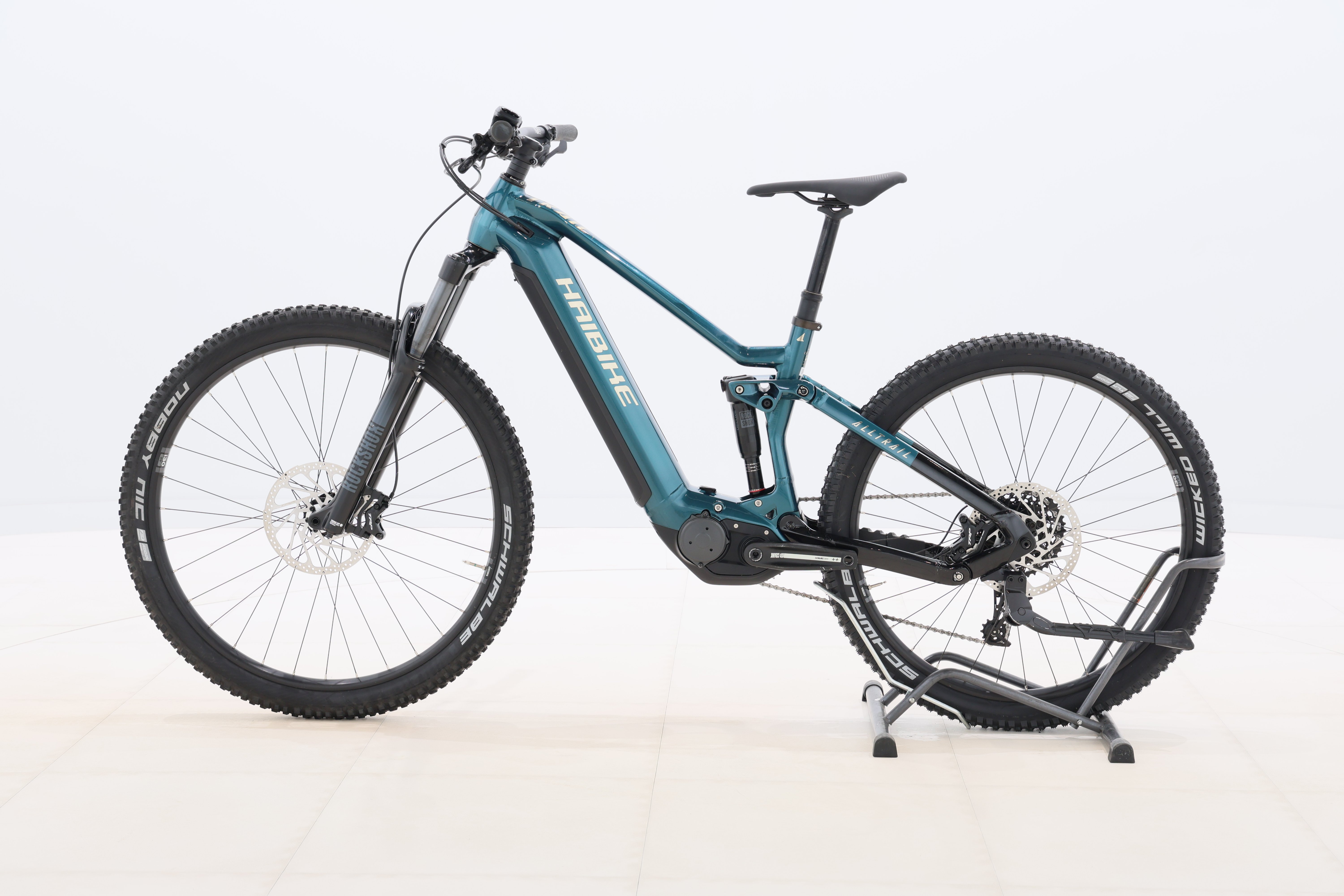 ce7abdf5-b2a6-46e8-94d2-2b7245aa66c1