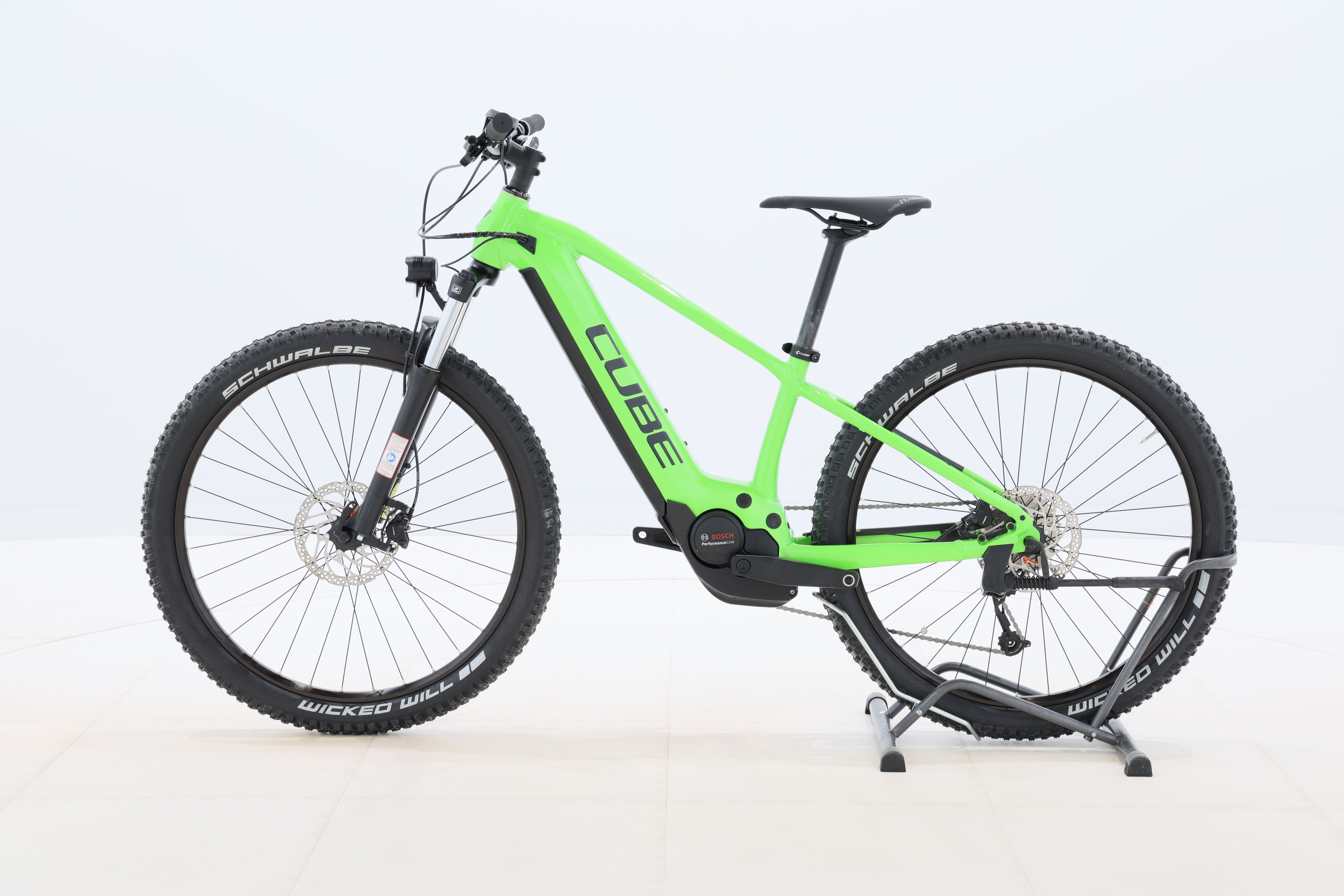 163b1045-d8f6-4915-9cf6-e29acb728851