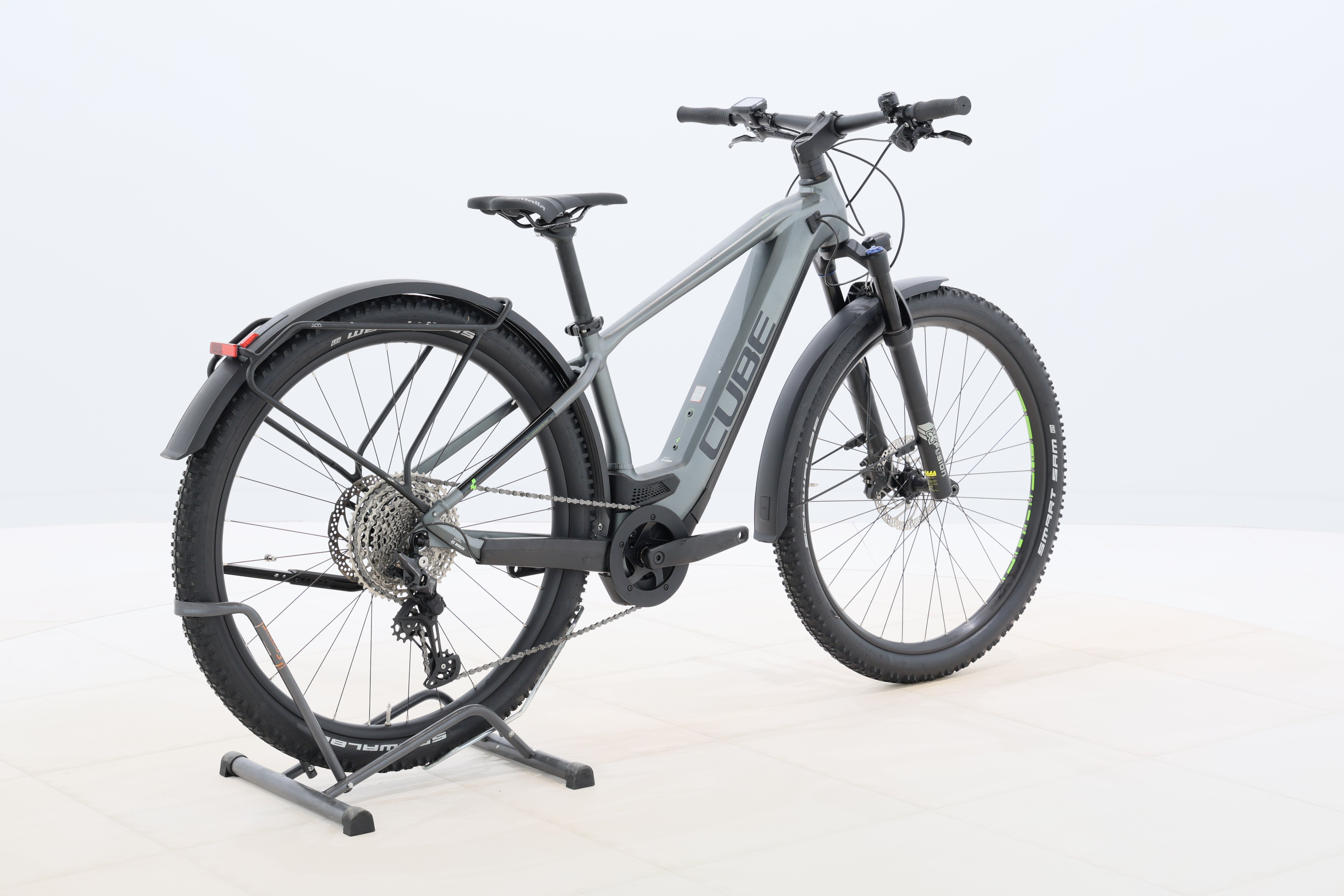 e2f3496a-3da6-4879-bdae-18cde3eb2361