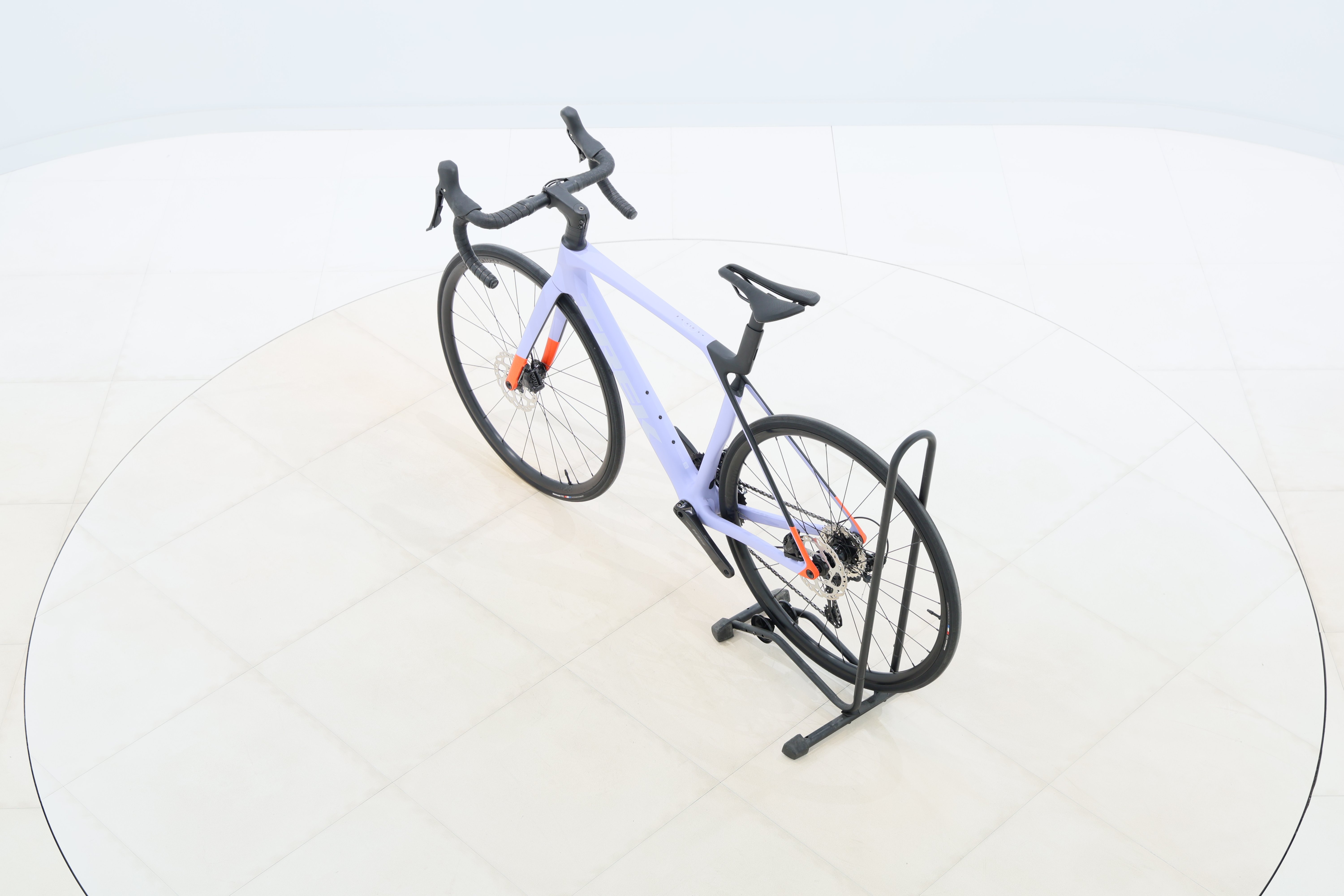 6fc694fa-b1d7-4651-af10-12c84860317a