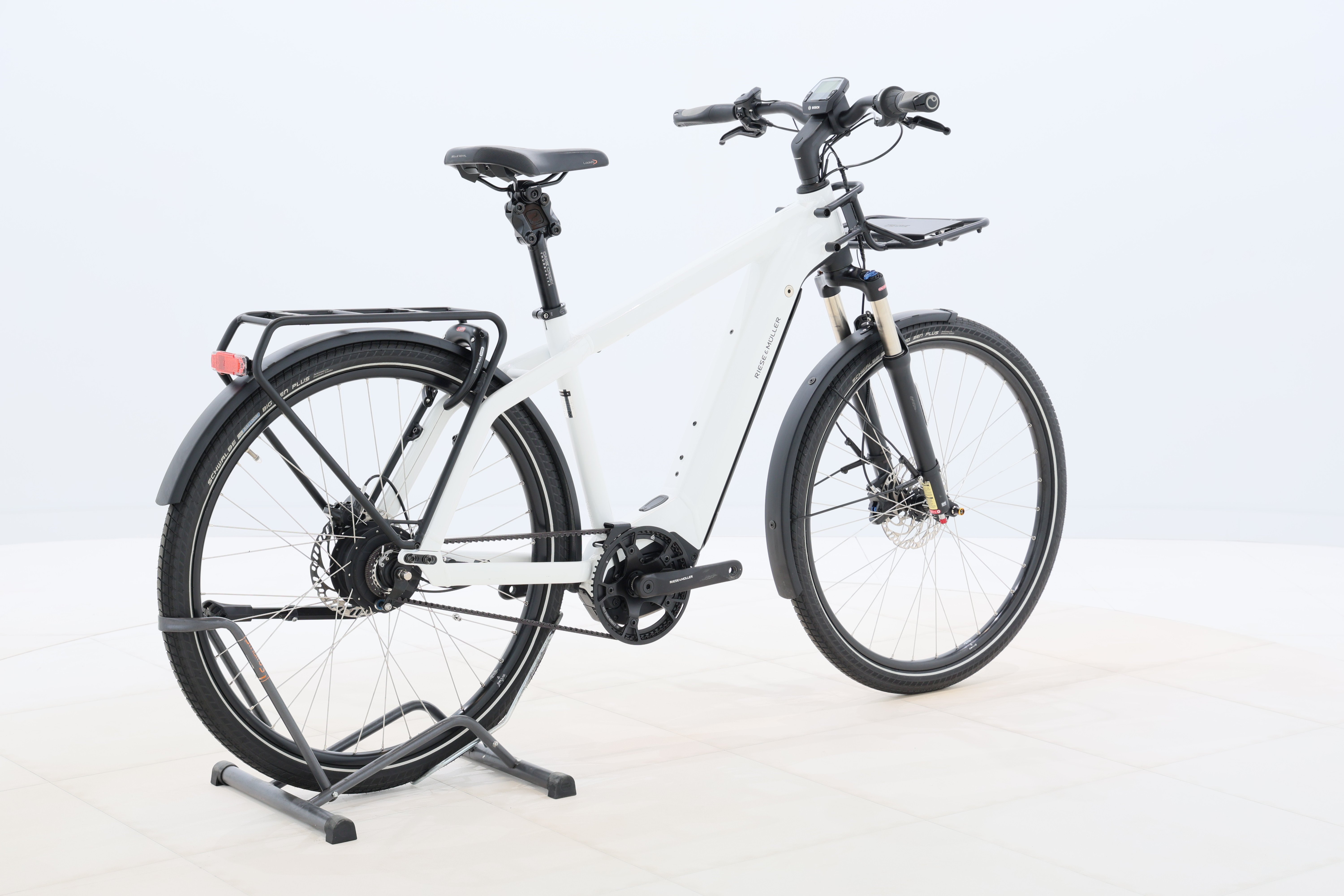 2f2aa27f-8673-41d1-a8c3-e262f5173810