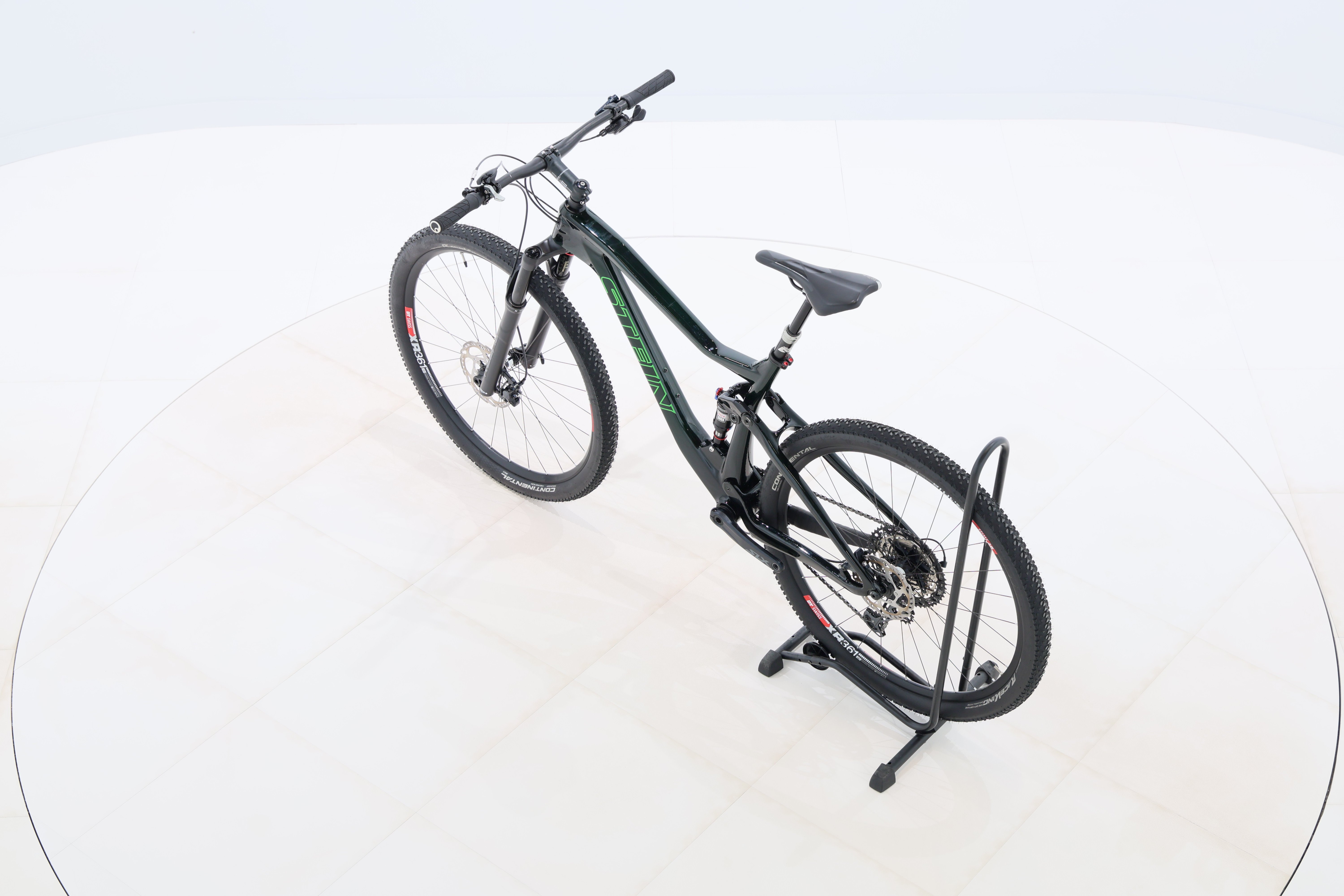 d8f39bfb-5cdd-4de0-b1a0-587d7c847b94