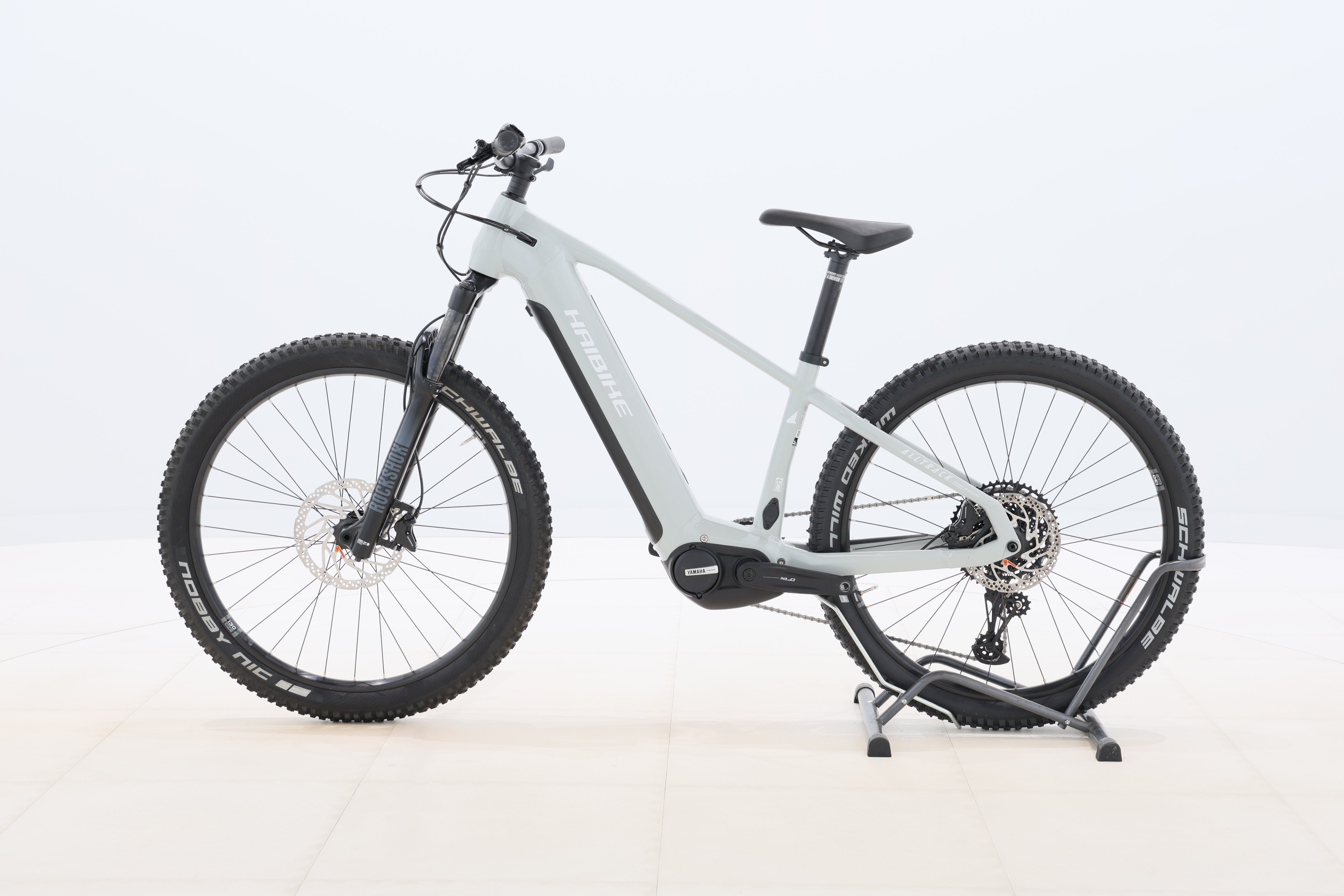 aff0d5a2-5e7c-4834-abf5-7a468142f14d