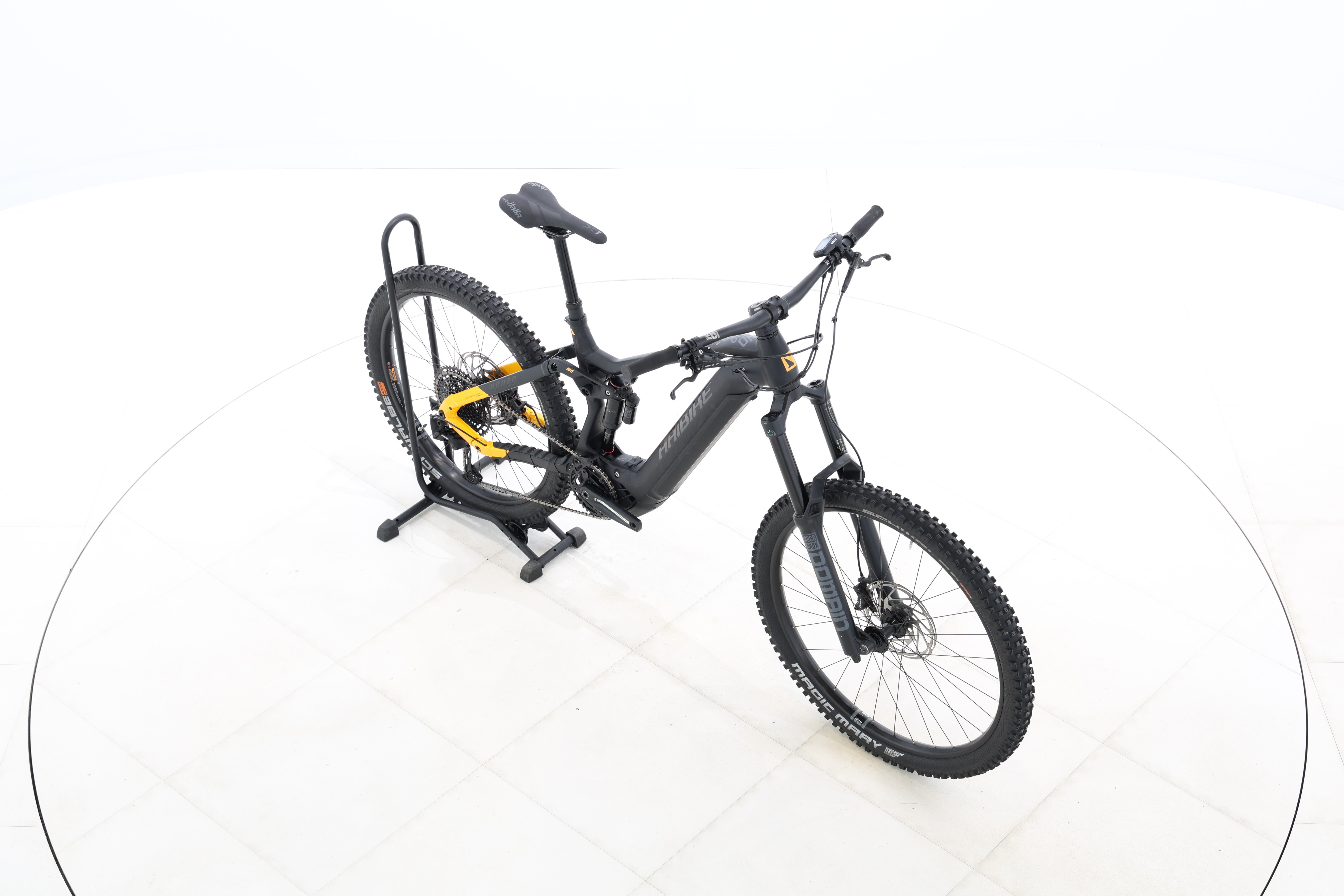 28ca3253-f49c-40c0-b93d-28f7291cf3b7