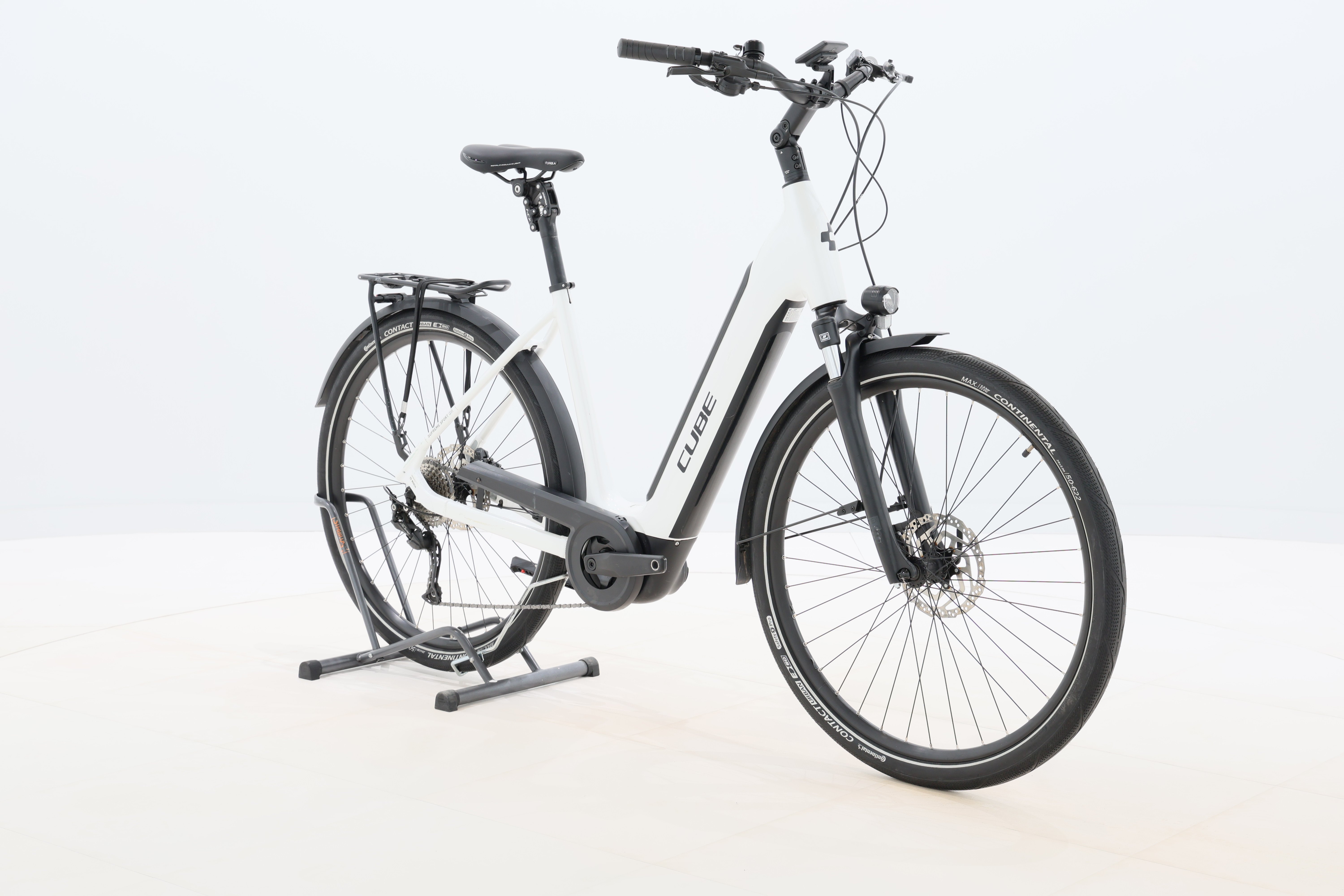 8f48c4d3-4820-4b41-b2fe-9b3e0baa0642