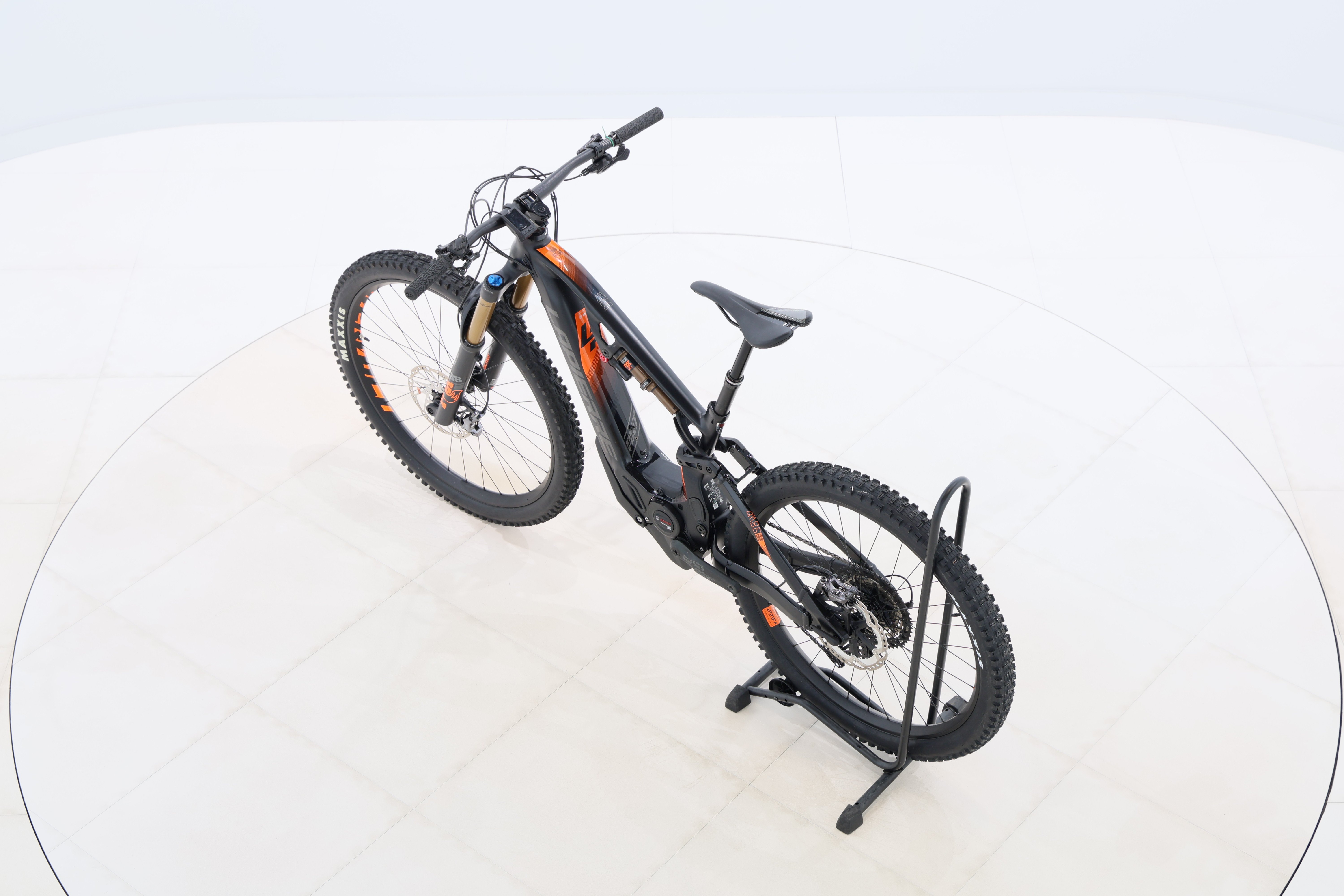 adcd6f8e-46e8-4814-8213-e5dfd7f58633