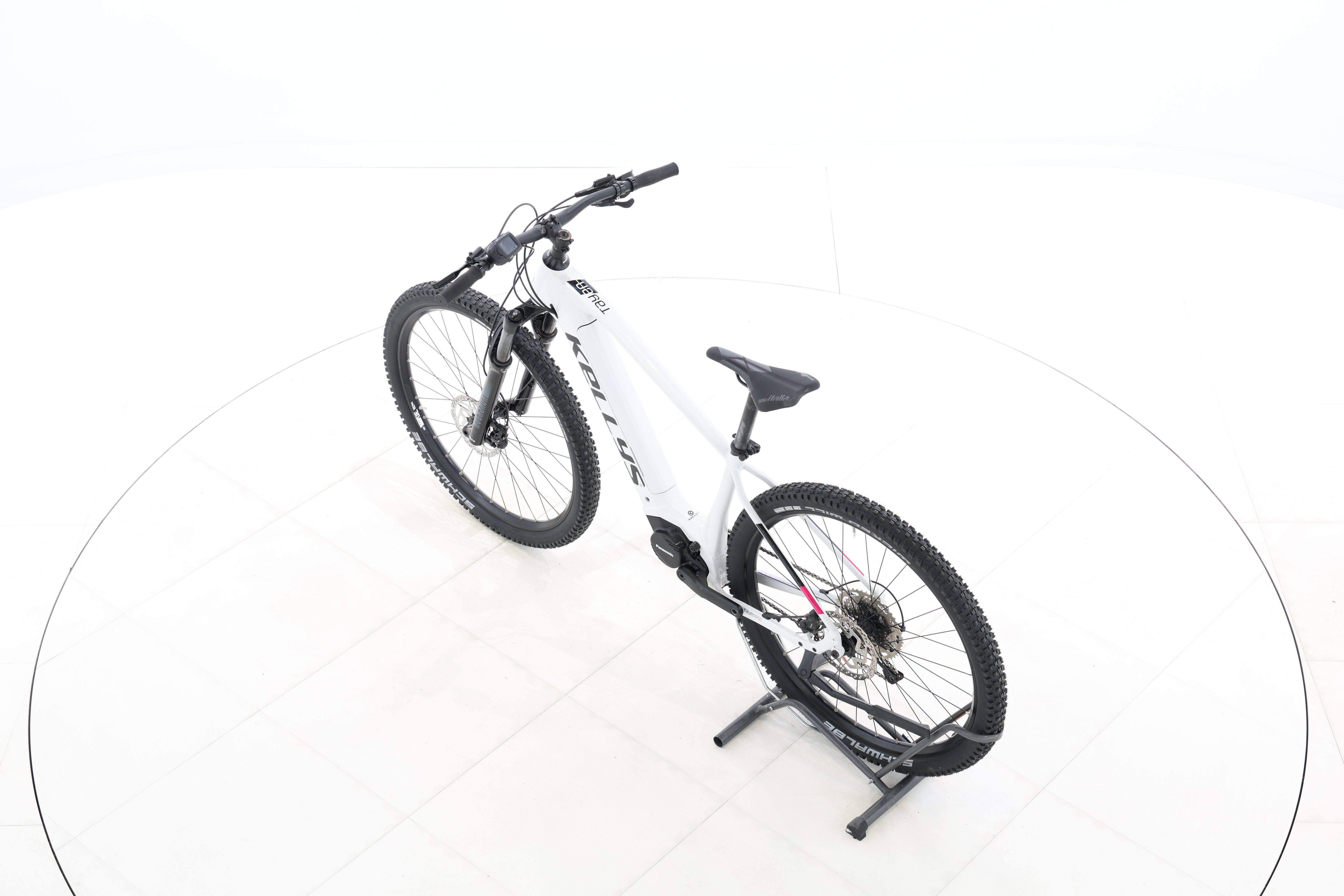 fb82e60d-fdd5-4e0b-8676-c68afd3add68