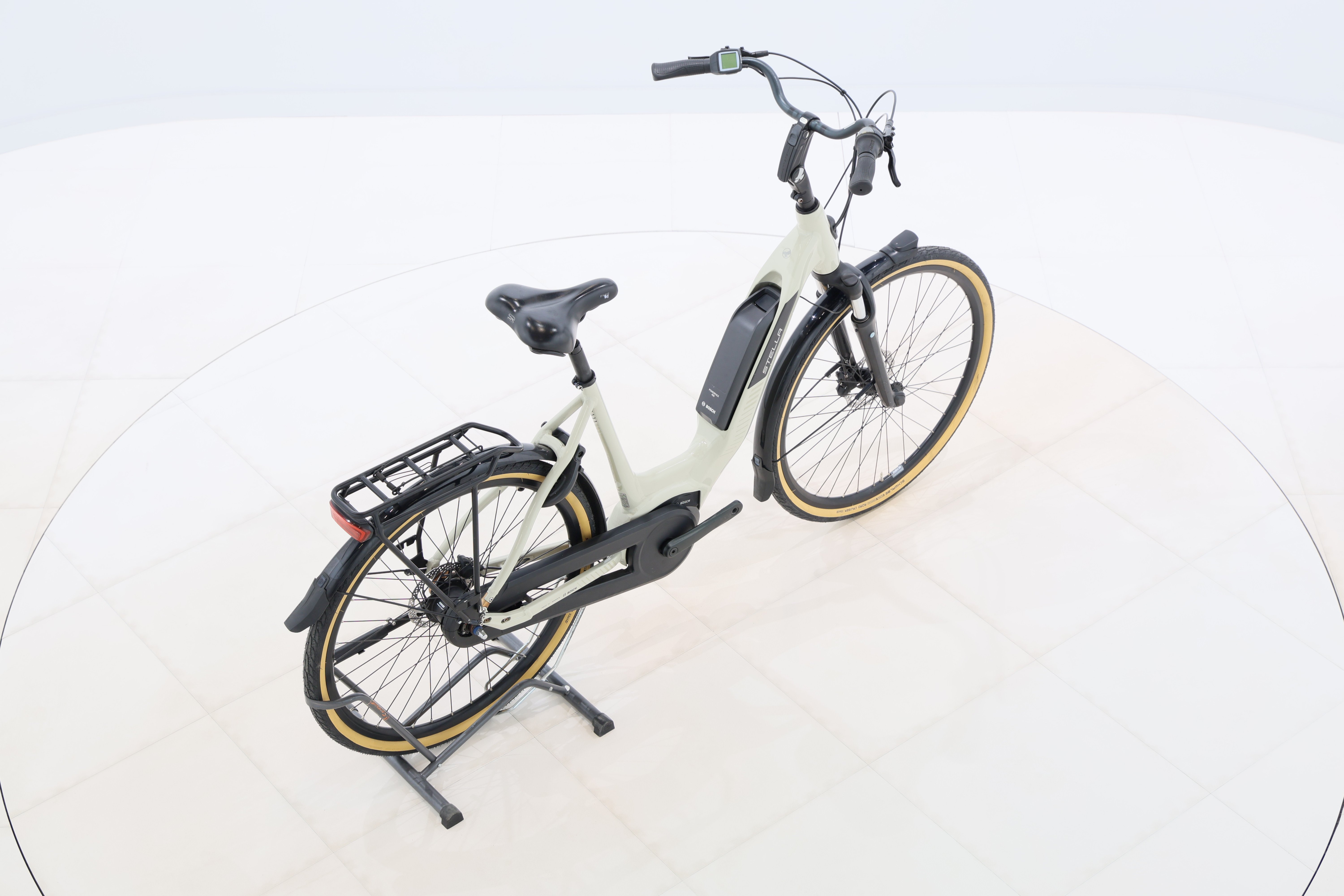 3dc074f7-691d-4214-81a9-6902f33a74db