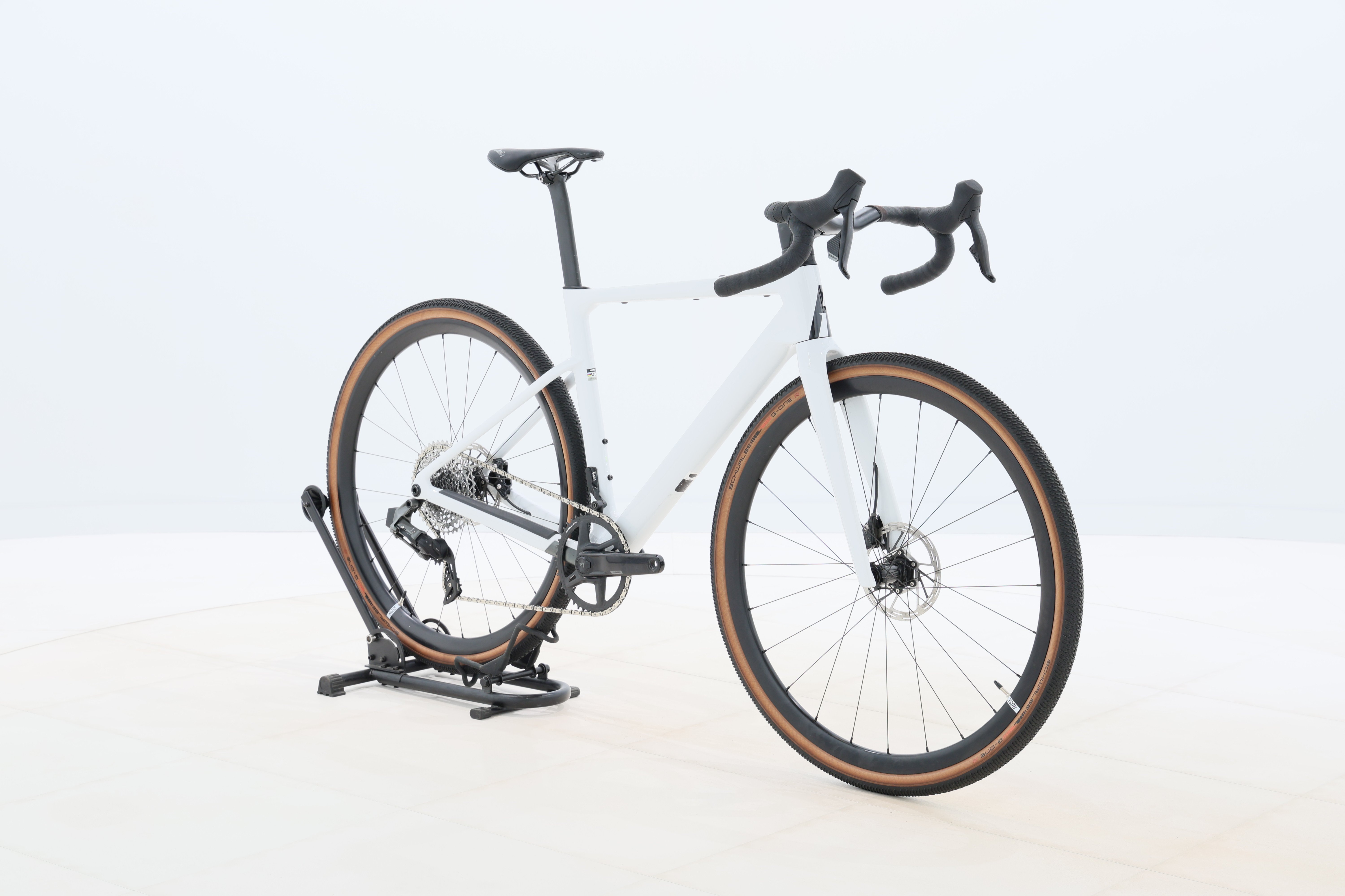 06aa9ed8-1c80-4533-8933-446b6b559946