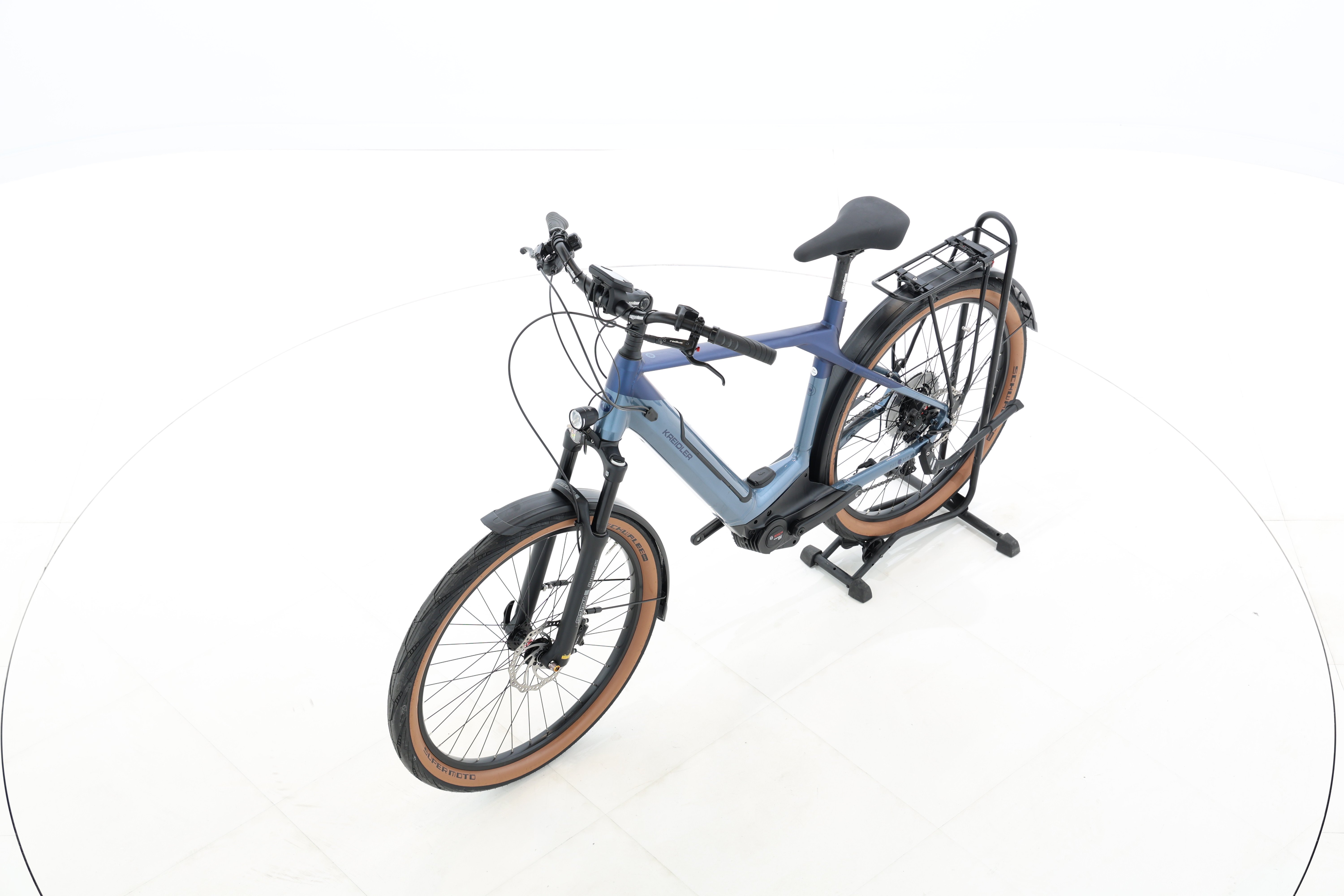 a5f61273-1f3b-48dc-9566-43be78e42396