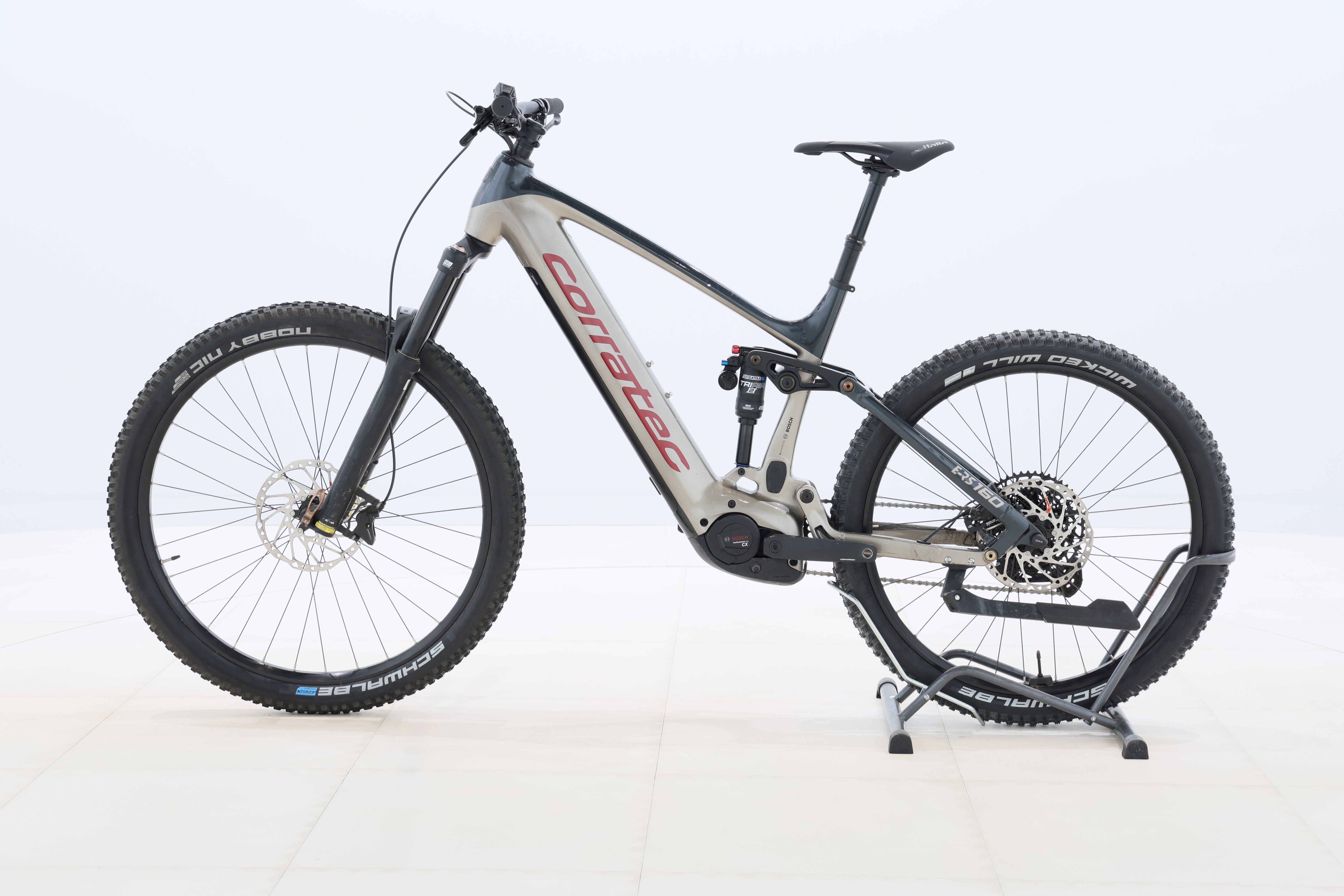 f0083b99-1f91-40f8-b4d6-f7b857c7d01c