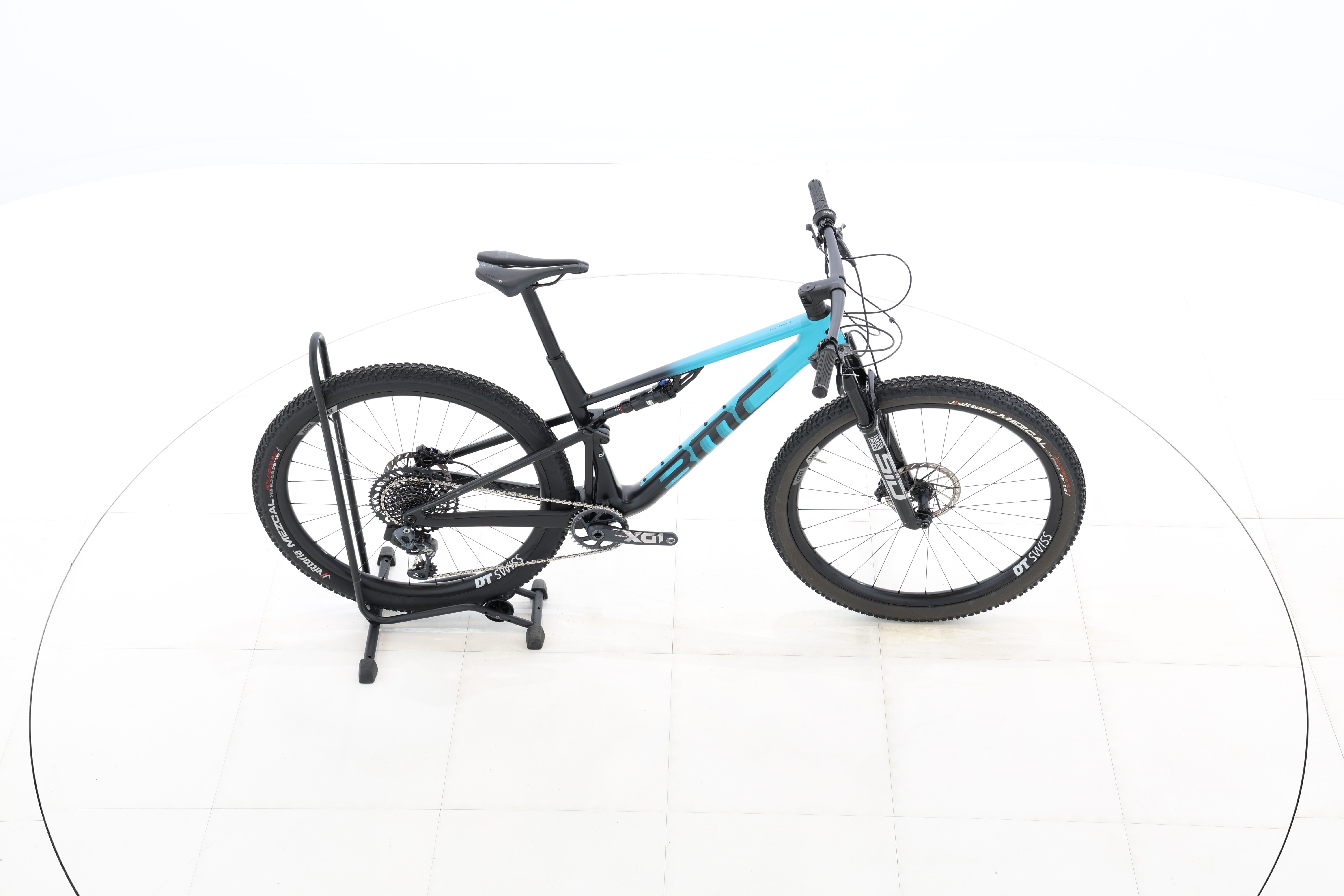 9ec76235-a627-4b0a-b32a-3ebc3683c5d5