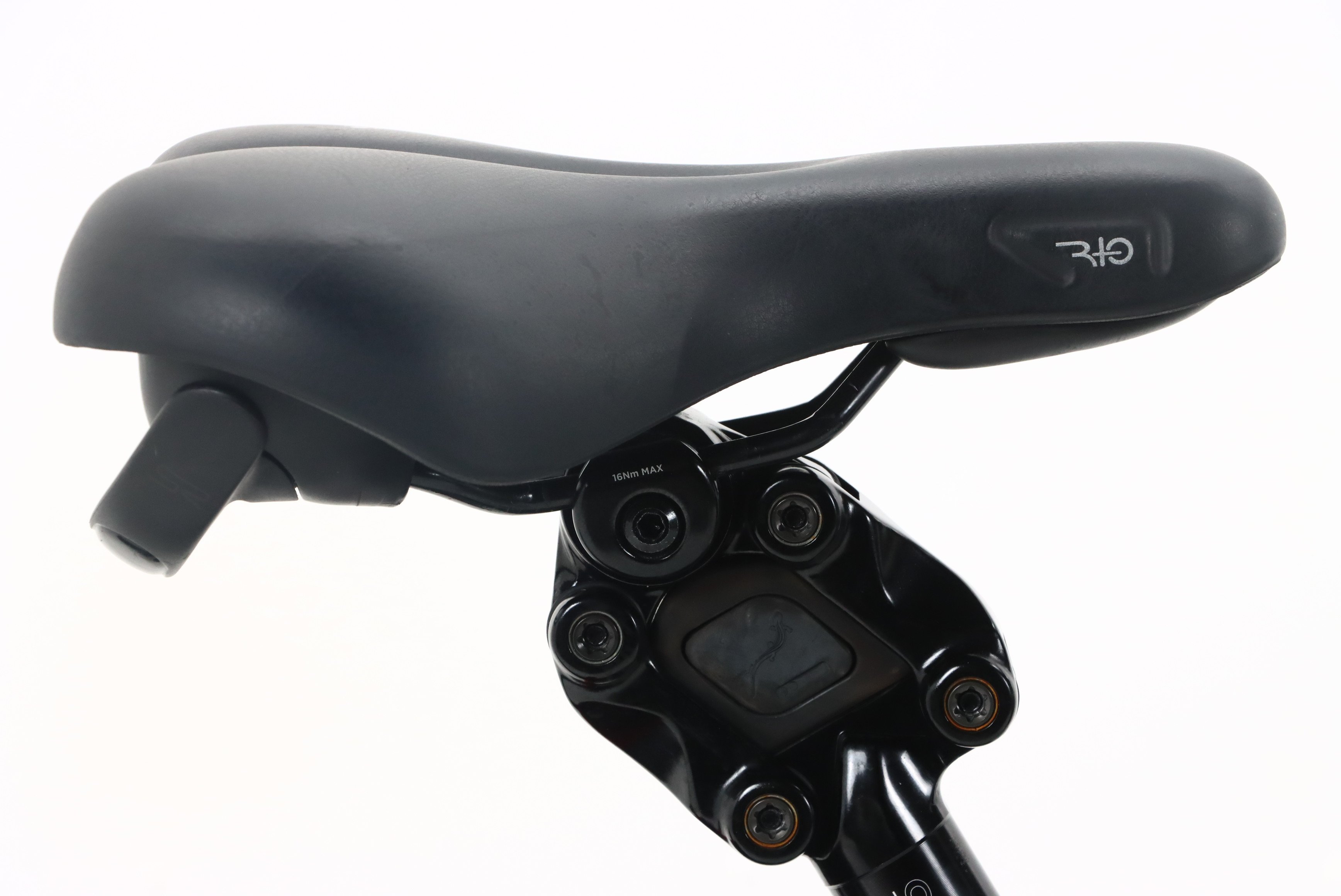 1e3b2bc5-b40a-4dae-8a44-947ac750eb86