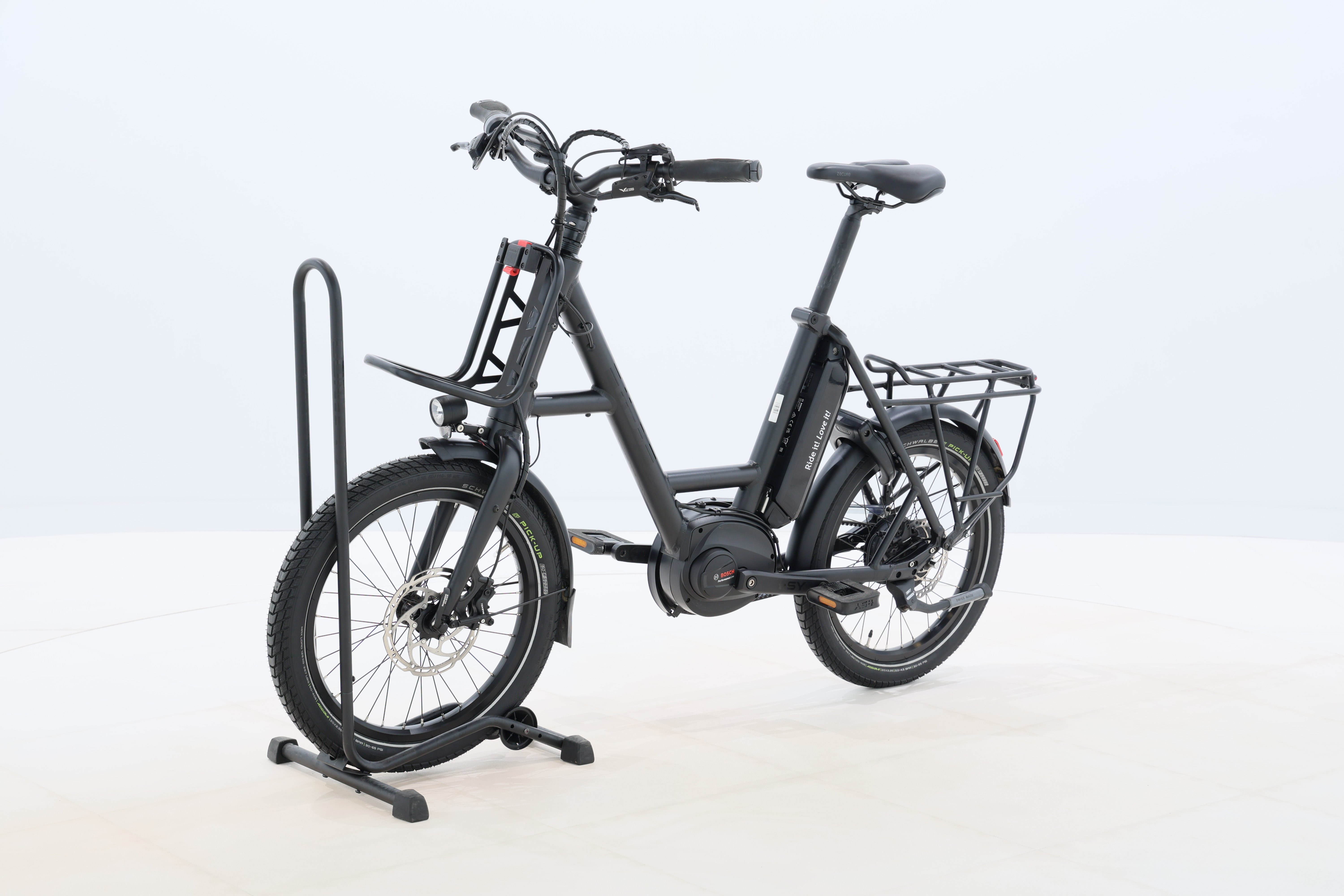 13d076c8-5afa-4834-9fc7-56551ff80d38