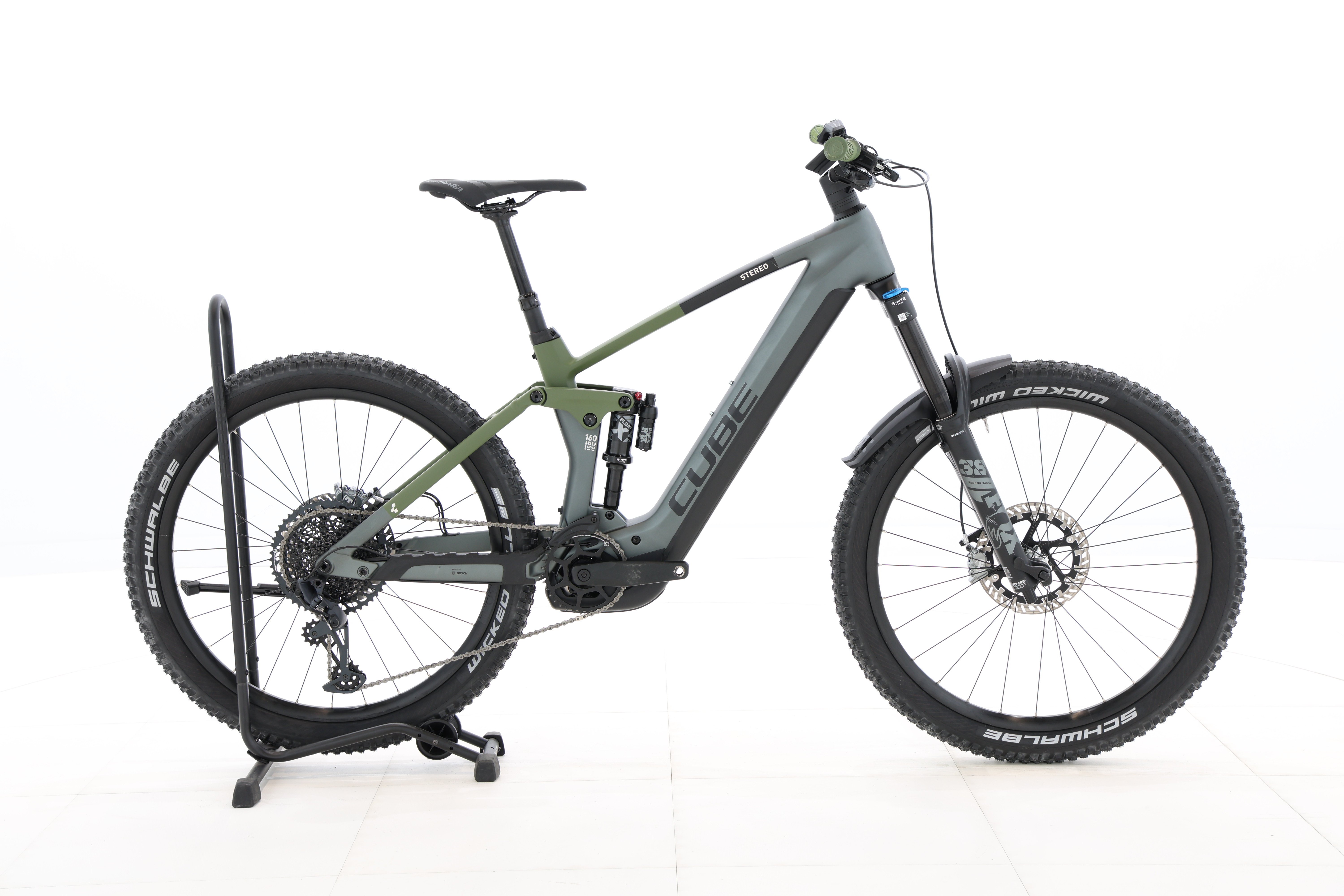 016e2922-c8cc-4aac-888d-616643f7c93b