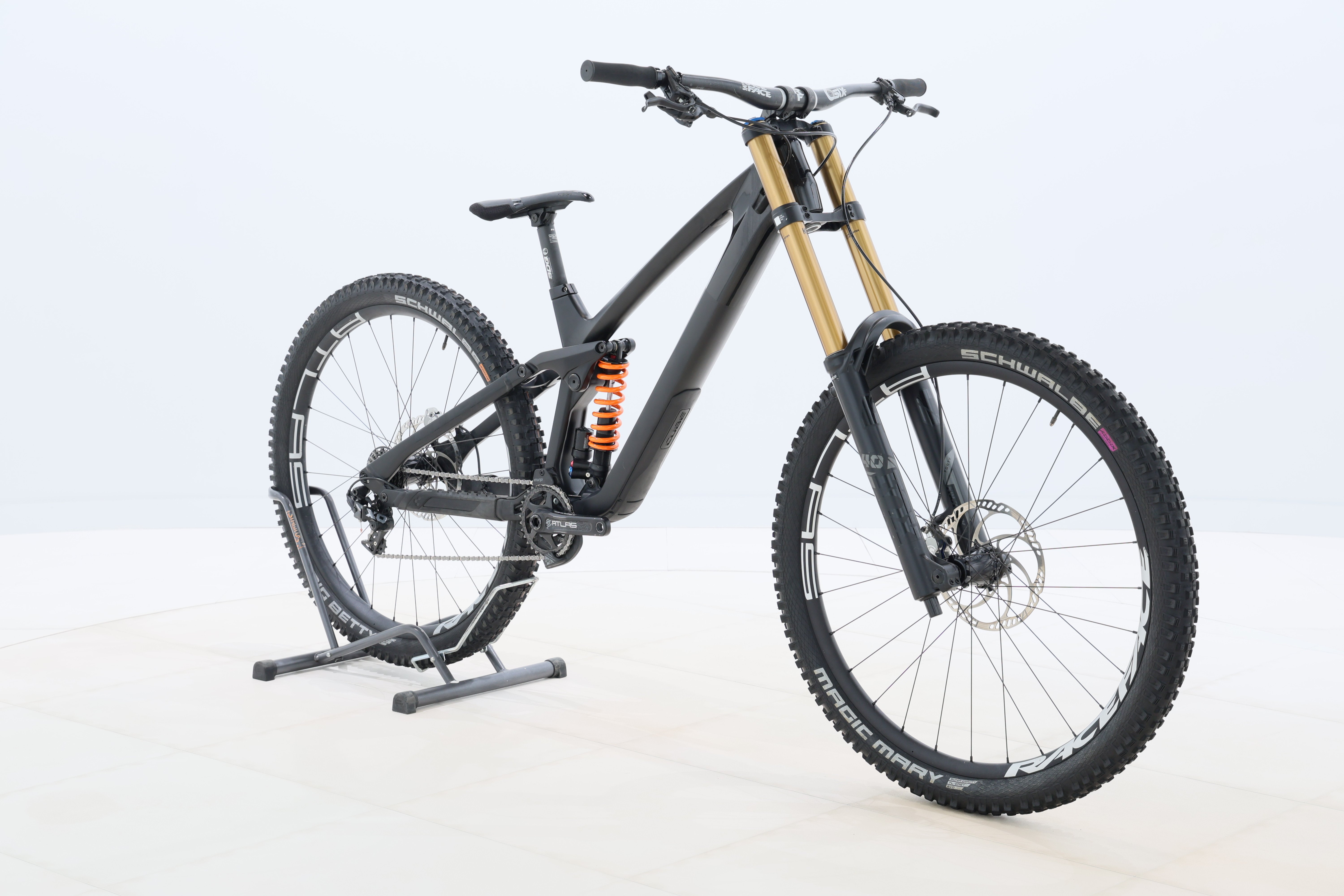 b2f97cfd-7312-45b6-b835-fb643d0e2d08