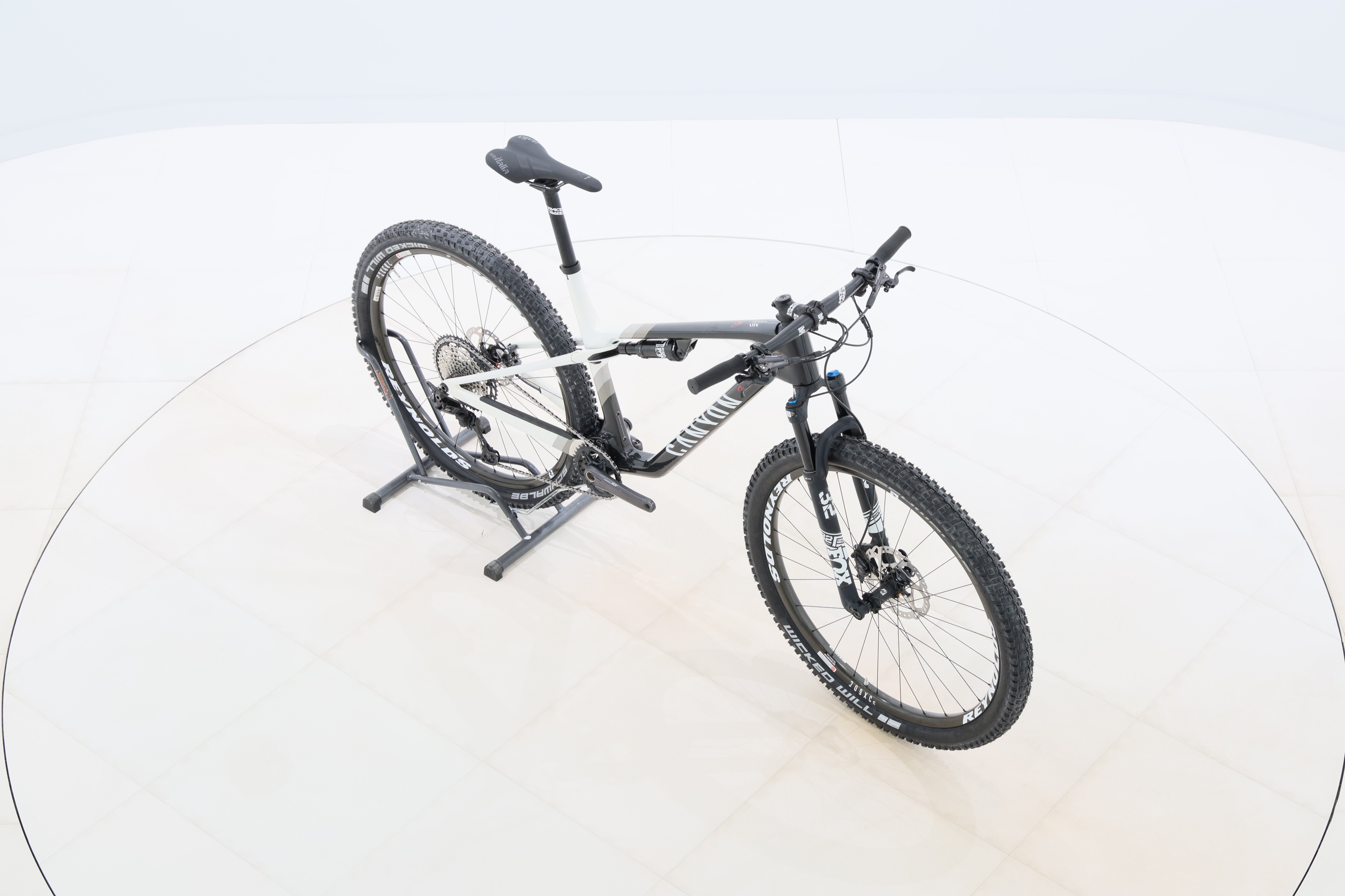 98a8b976-3d67-42a8-b642-c1c55ae7fb0e