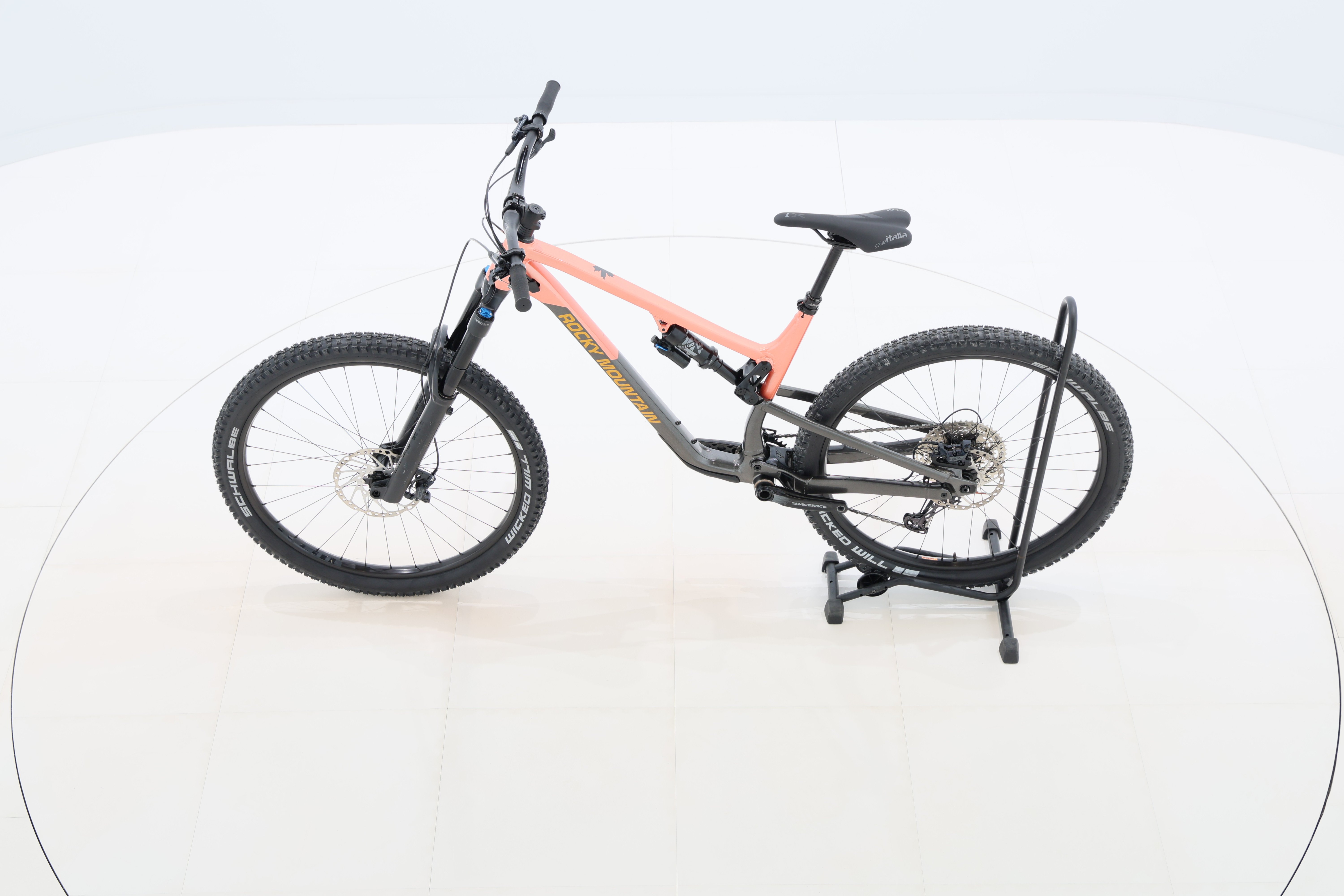 f9a0824c-5105-4c0e-a80e-83e1e7a4bcb9