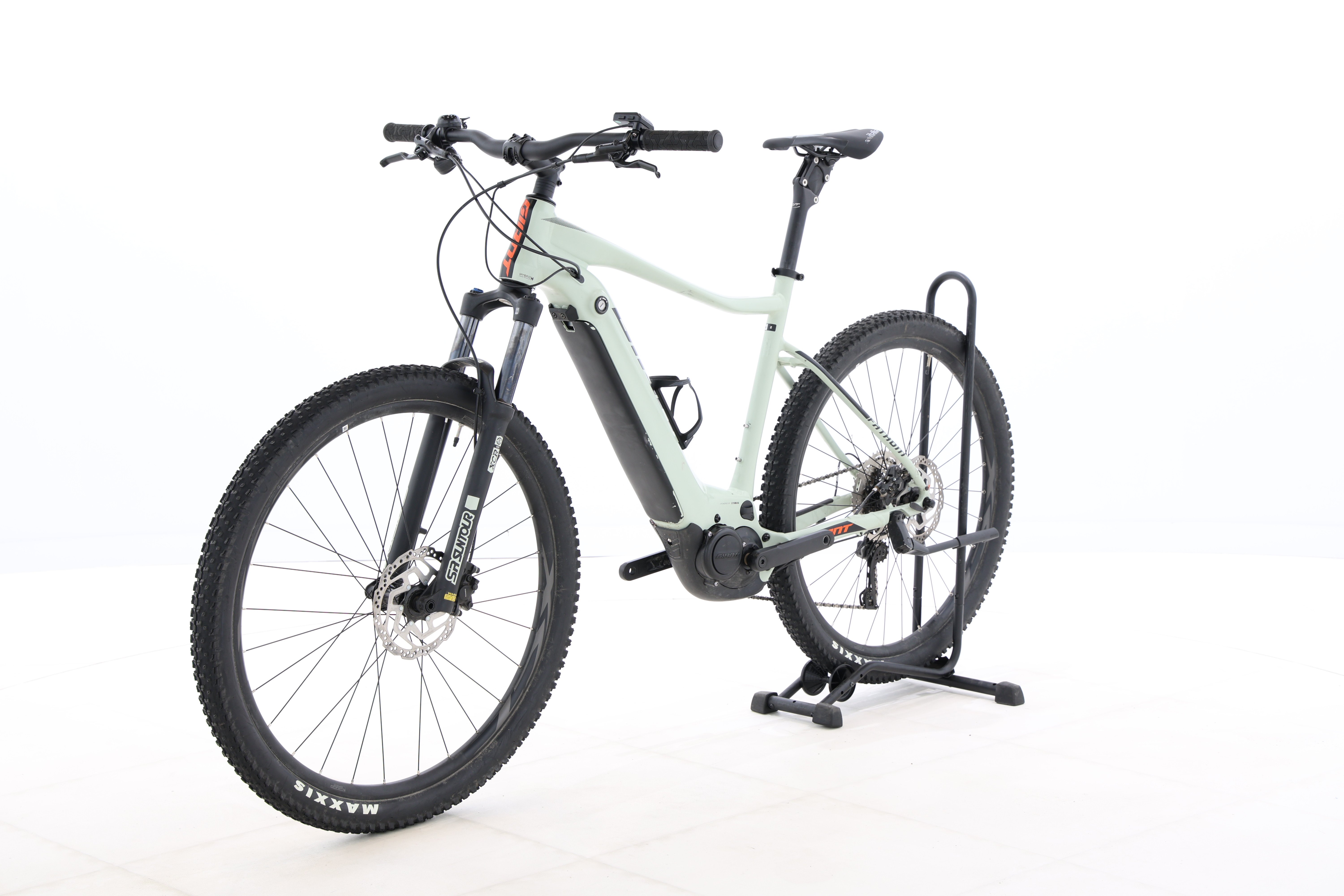 6e6d16f5-bcc0-4783-9b63-0b8324b39303