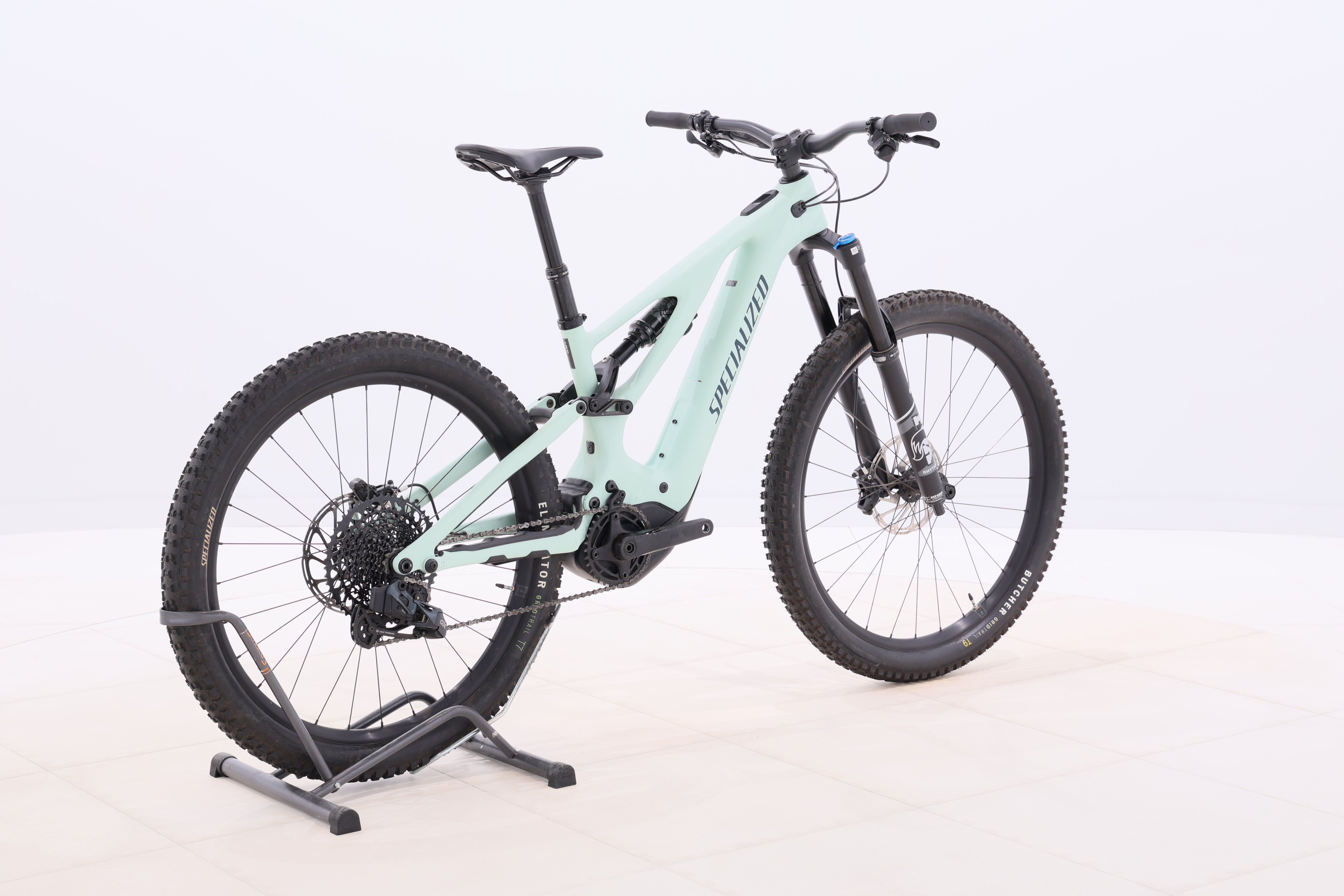 aee56a64-fcf0-4b26-9b2b-6027351ff852