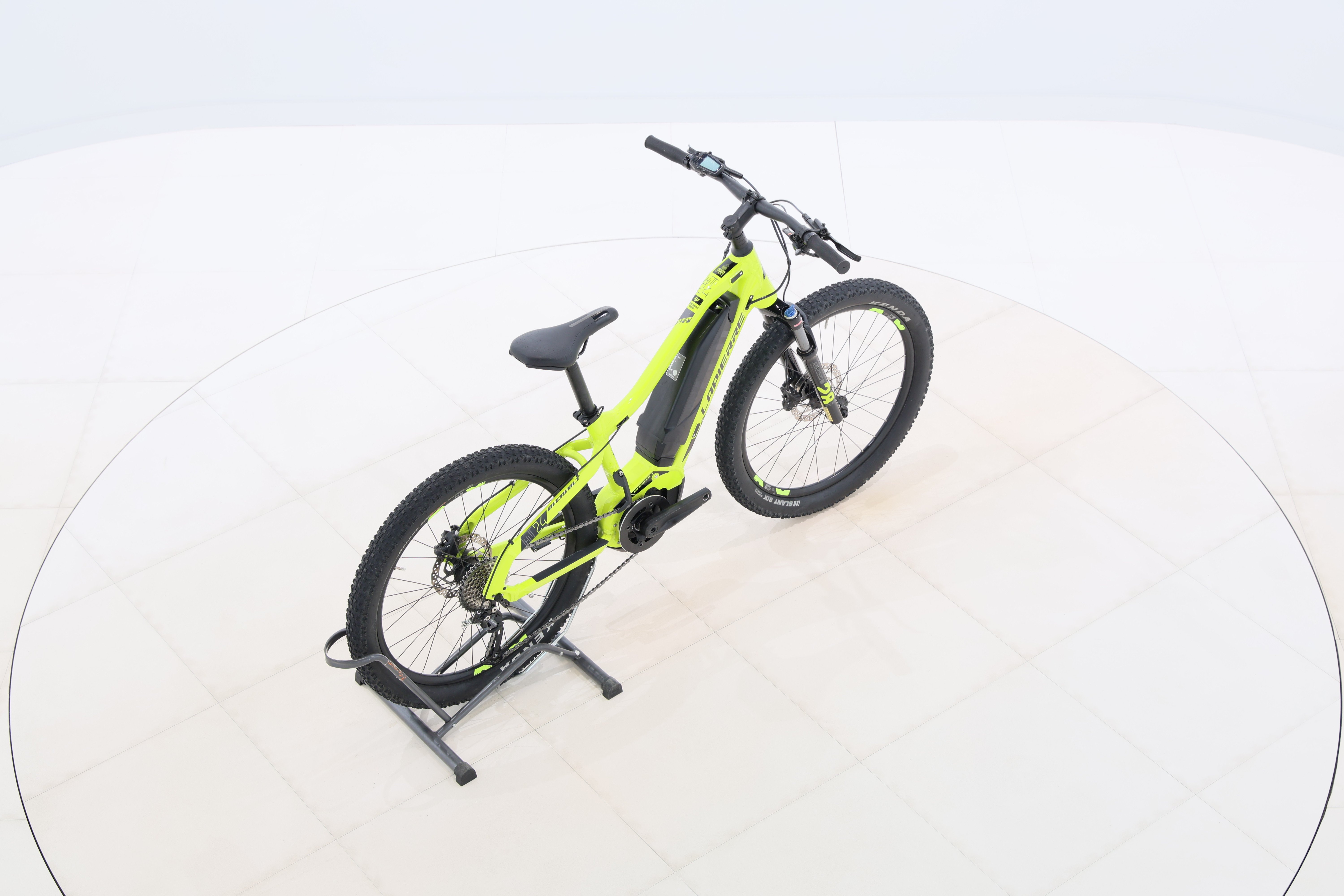 f550f6fc-6d0d-418d-bddf-8c7150c7f27c