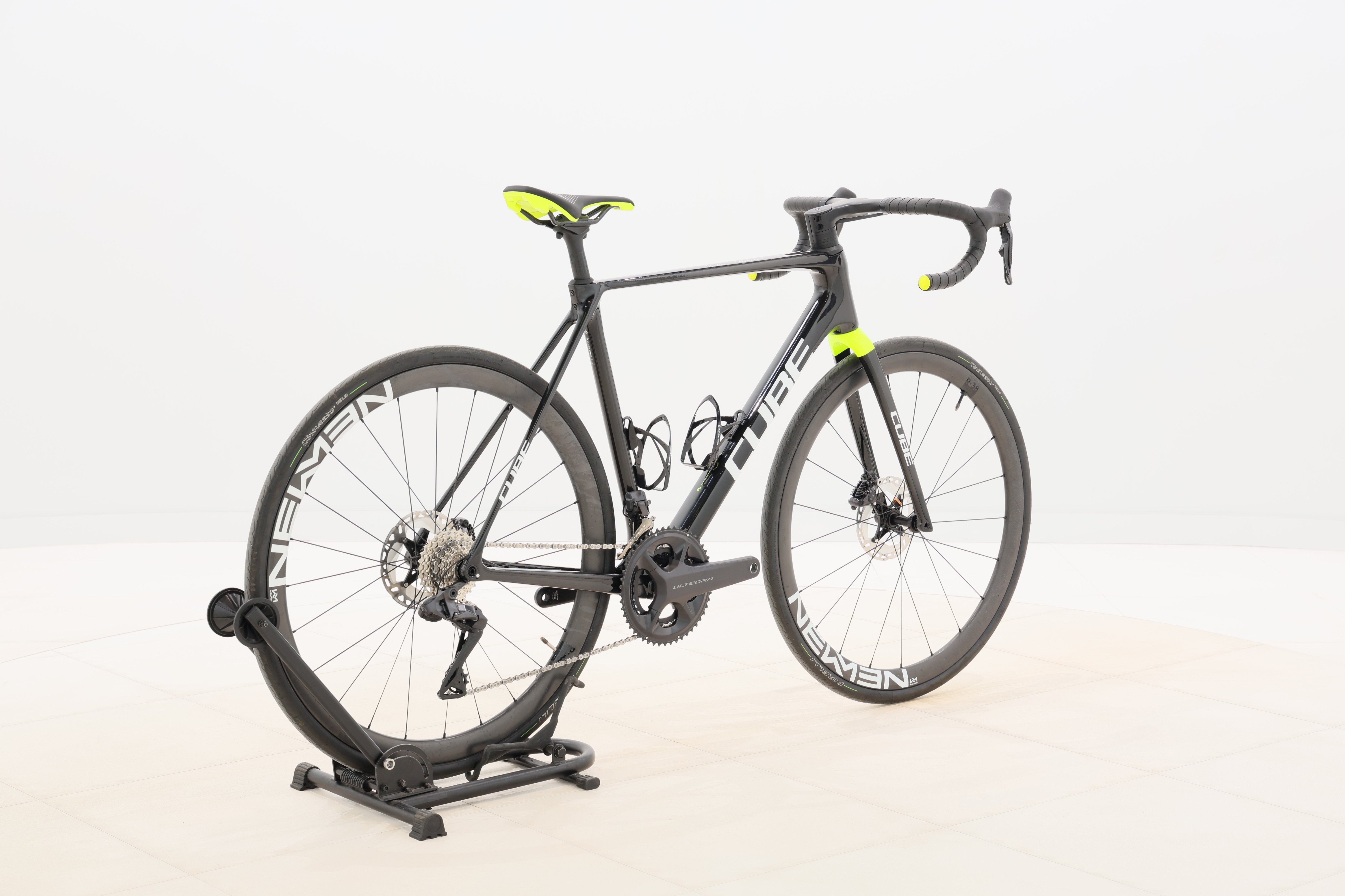 bdb99430-be3b-45a3-ad2c-d8baae6c3362