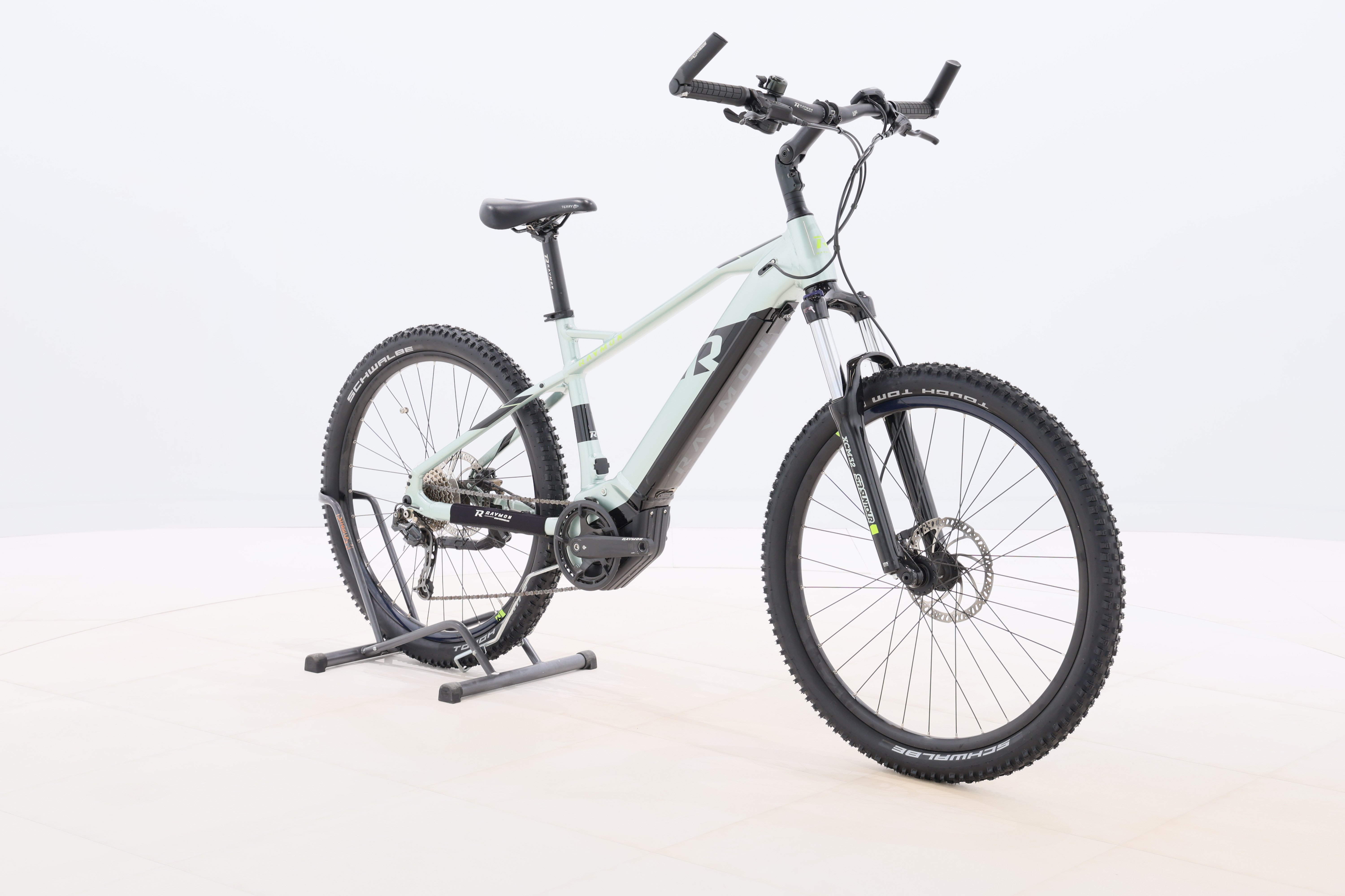 540b7724-e95c-43d3-bfbd-da4b6a1d5f81