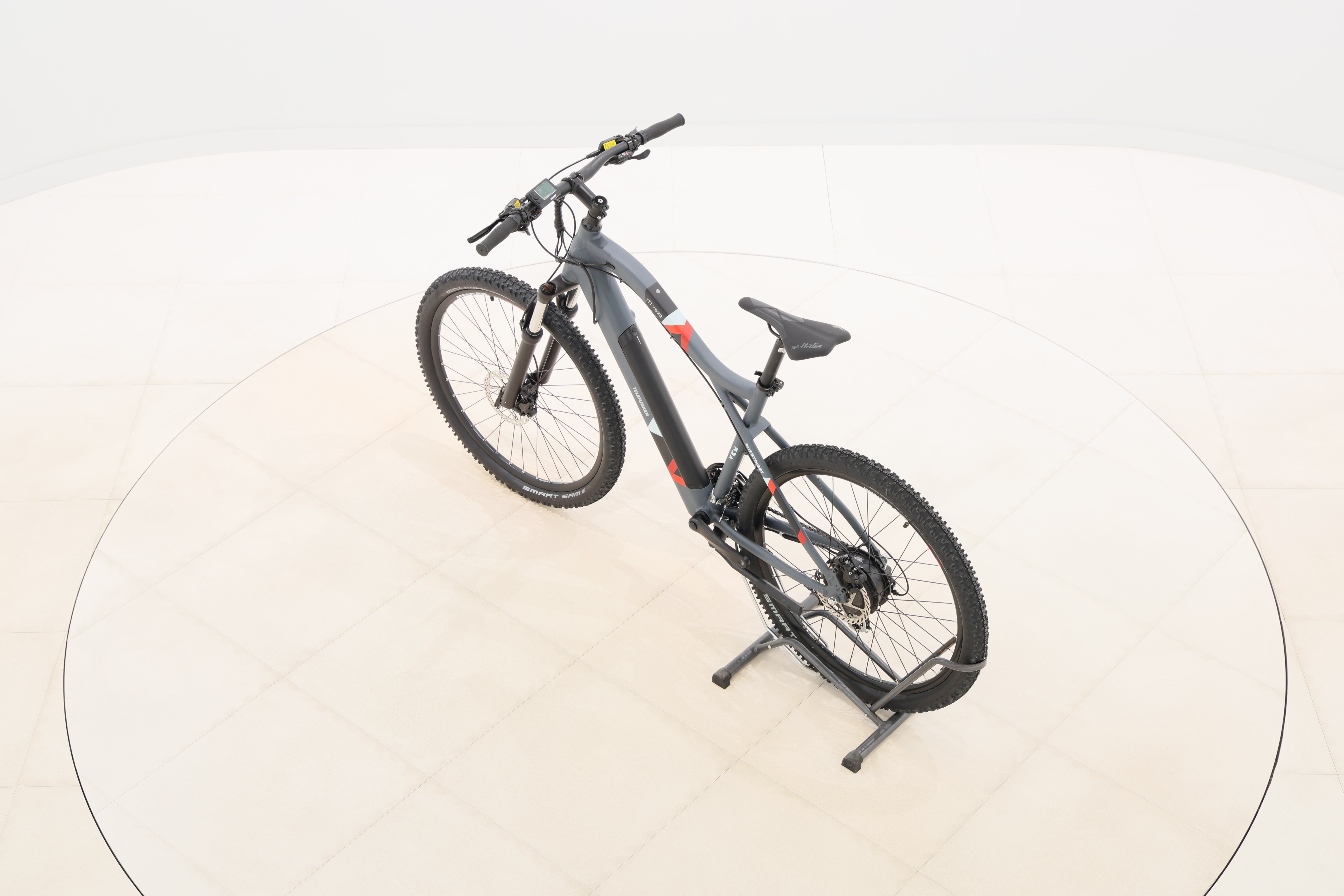 f22492e3-2141-4b25-bab9-0eeff1f3028c