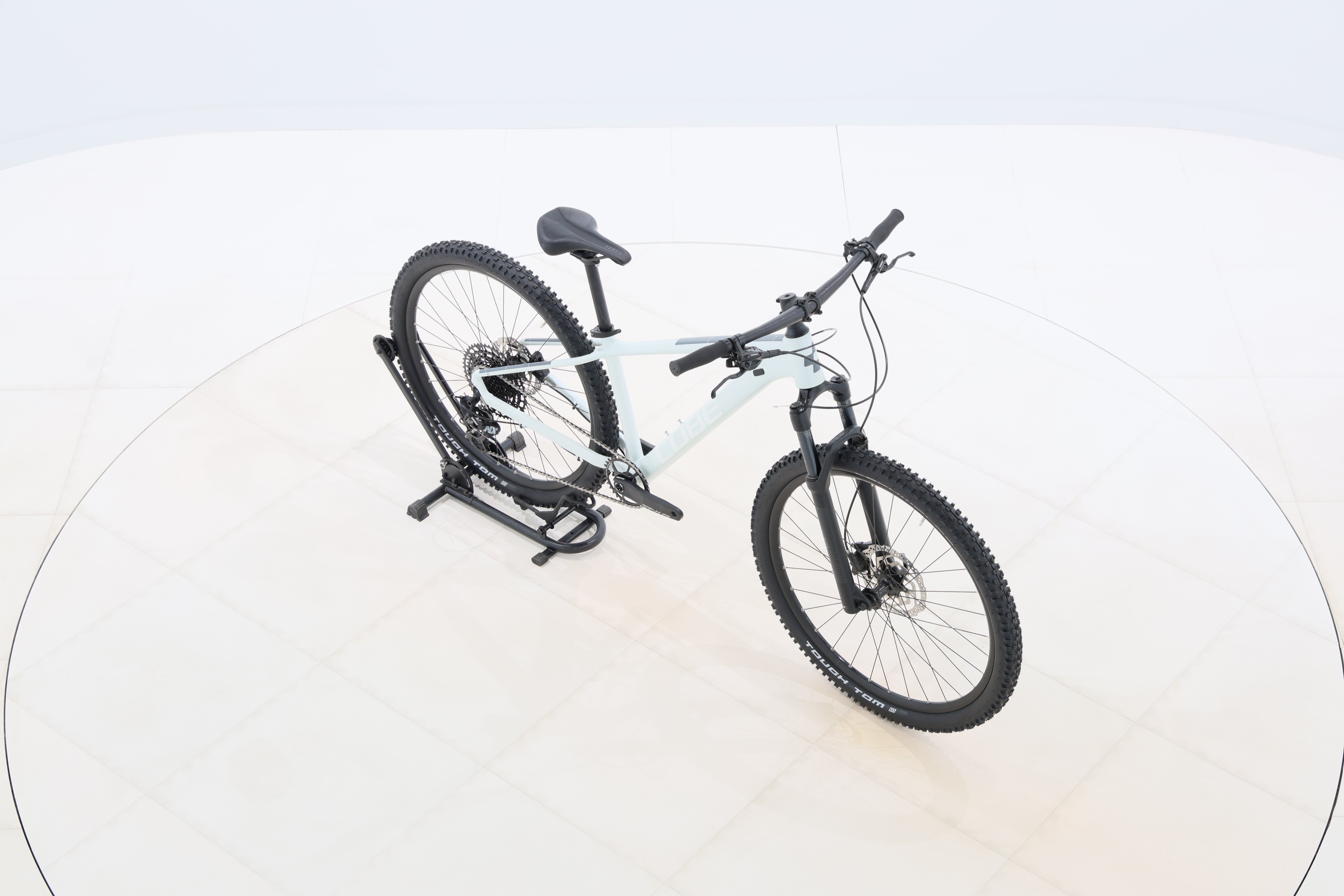 fff896bb-e904-4093-a285-7bfaea76d236