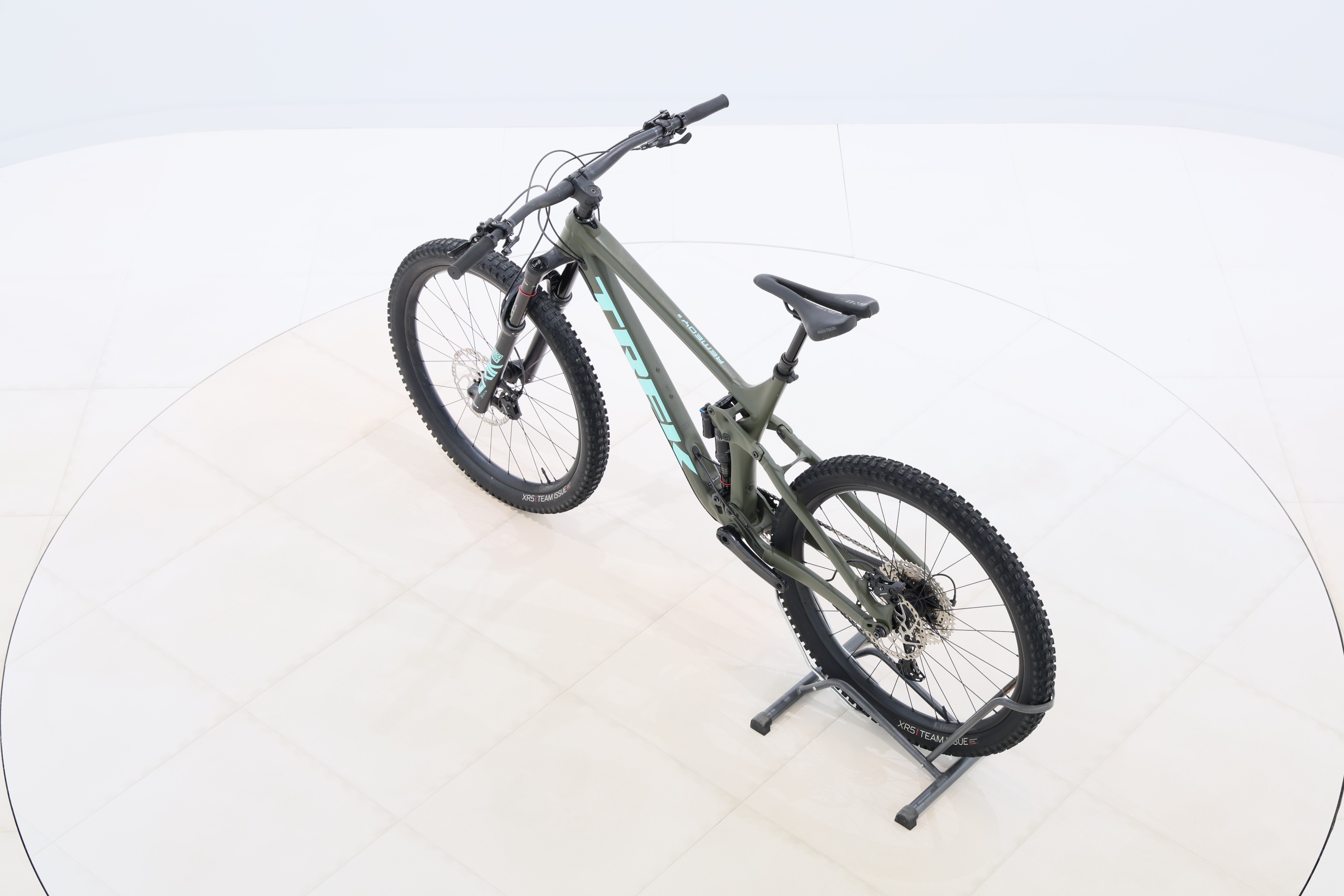 30a1a24b-e463-4487-a9f2-3c3782bc9d84