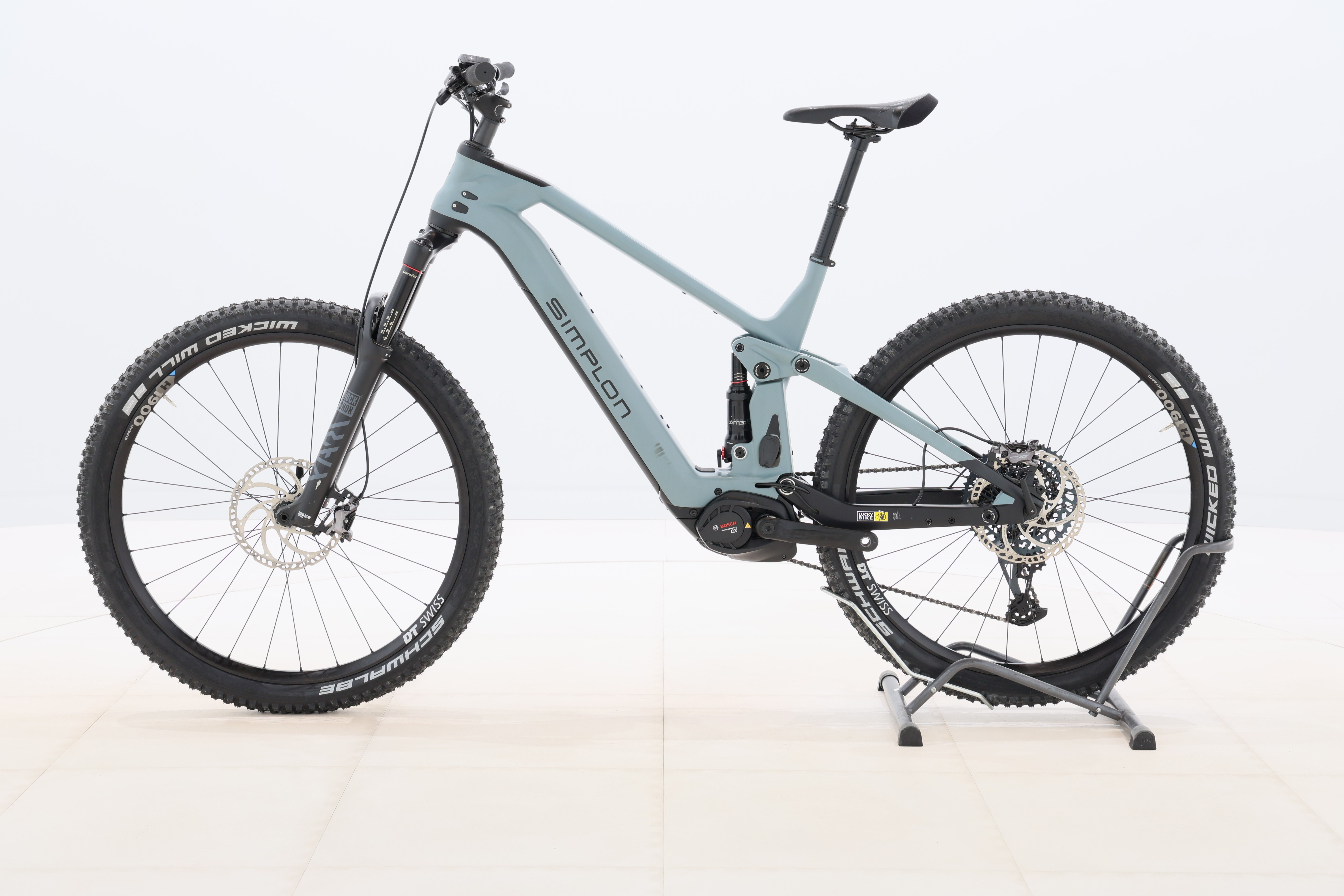 295c541b-8b57-40a3-9db7-aec4240a27bd