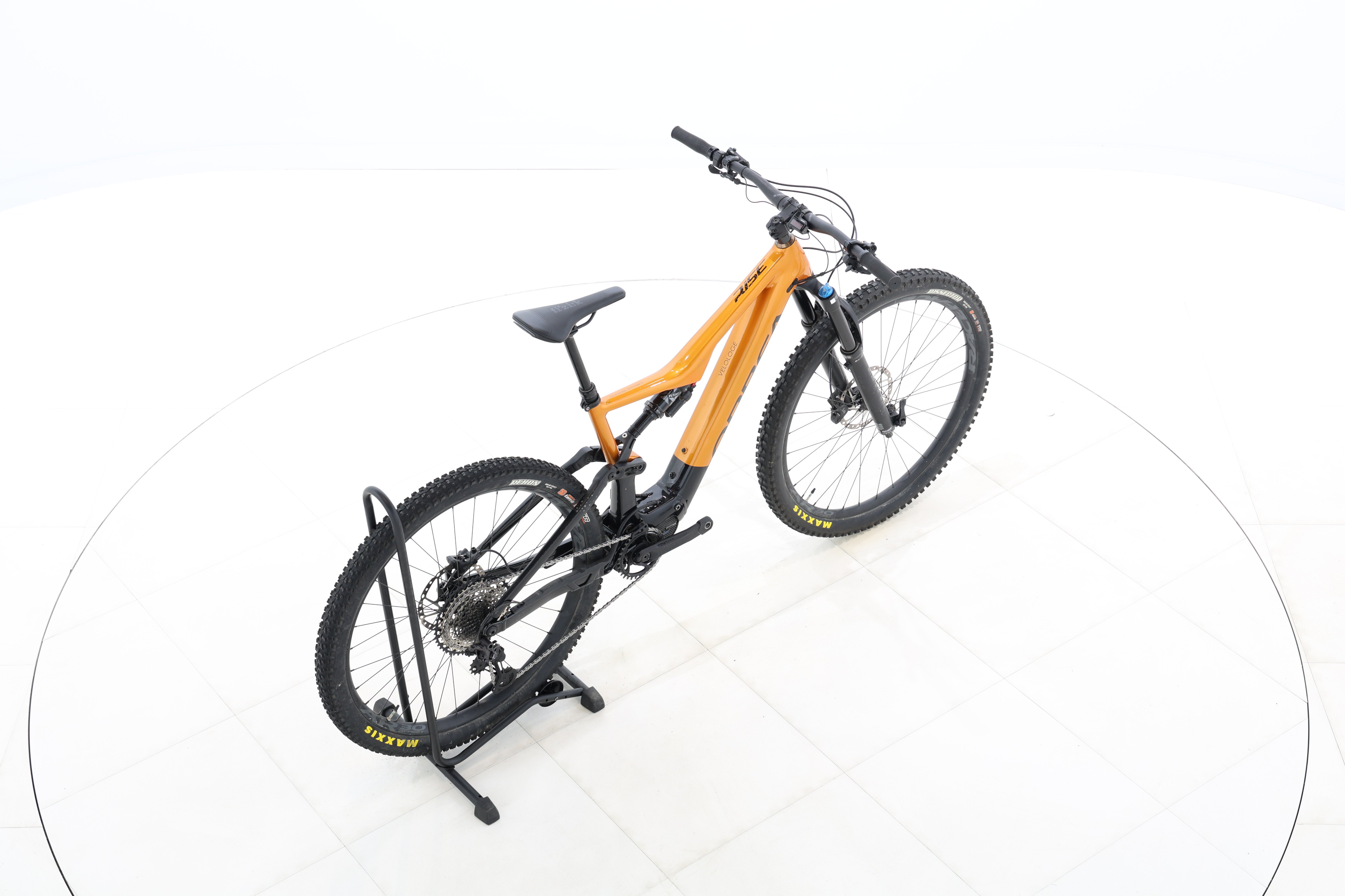 dfc2cb16-e828-4537-a663-aa91dac4c9e9