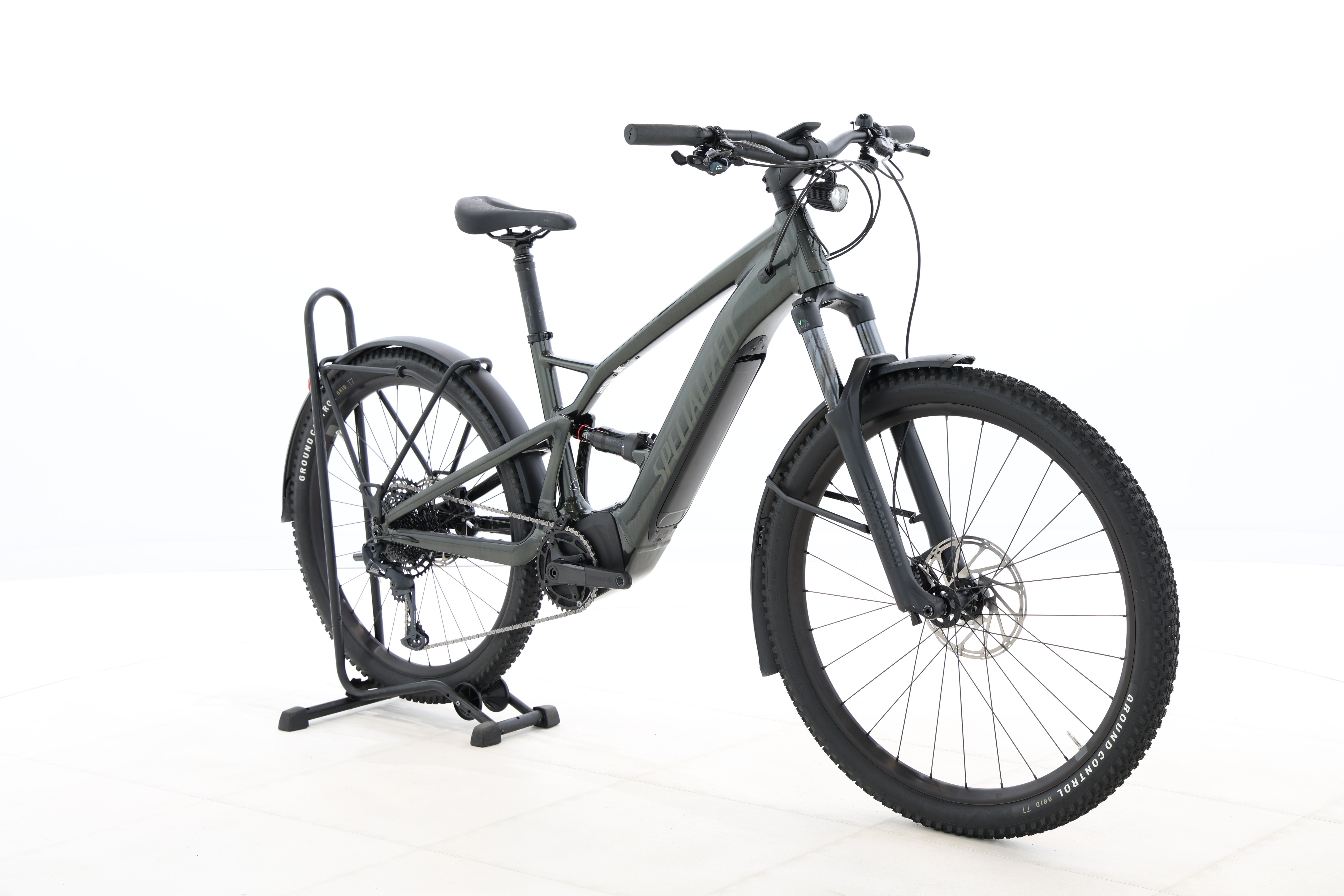 d4c9bbe9-1408-40fe-a9e1-2a94f79abe5f