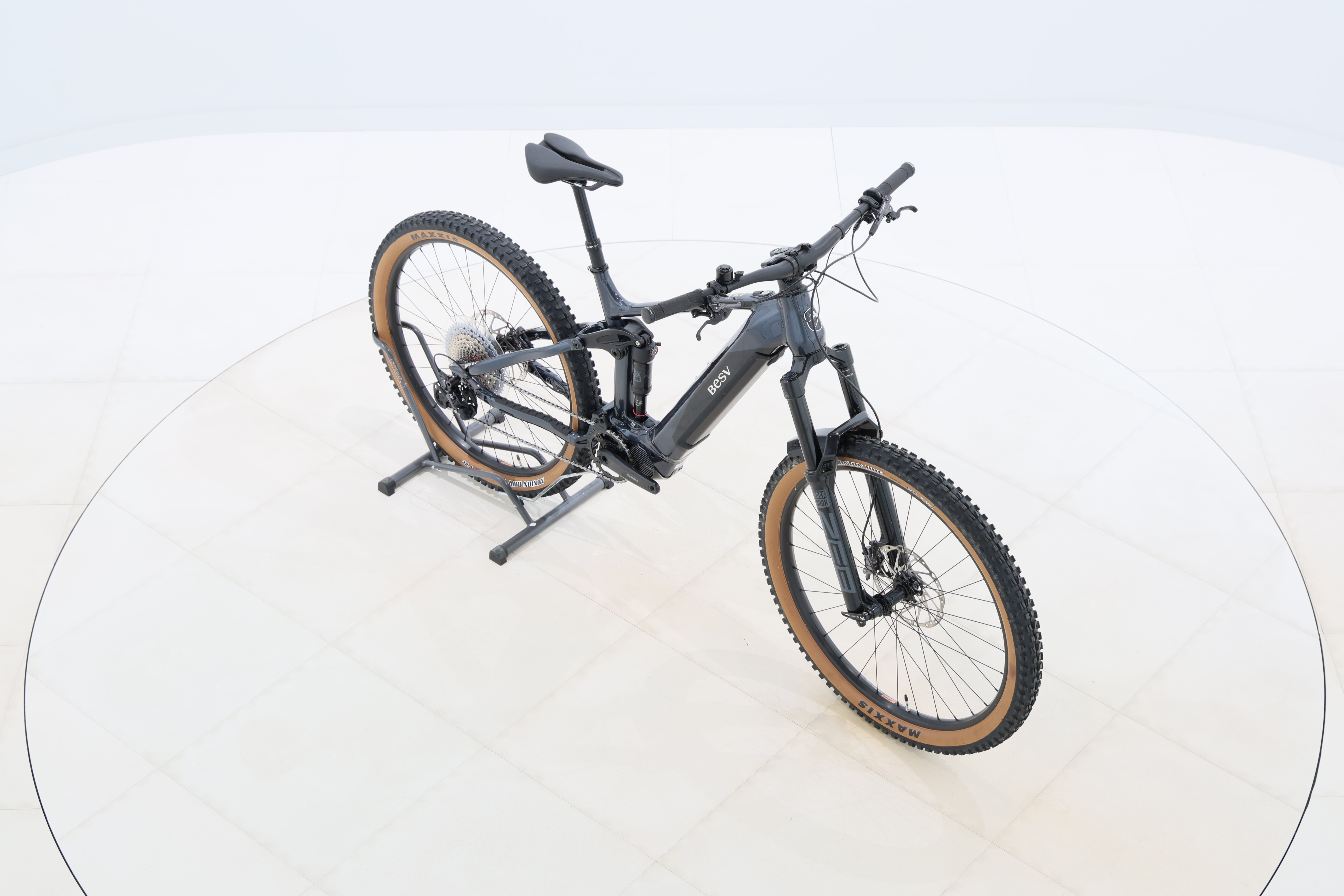 30f41f43-0fd9-446e-98c1-2757df69cfb5