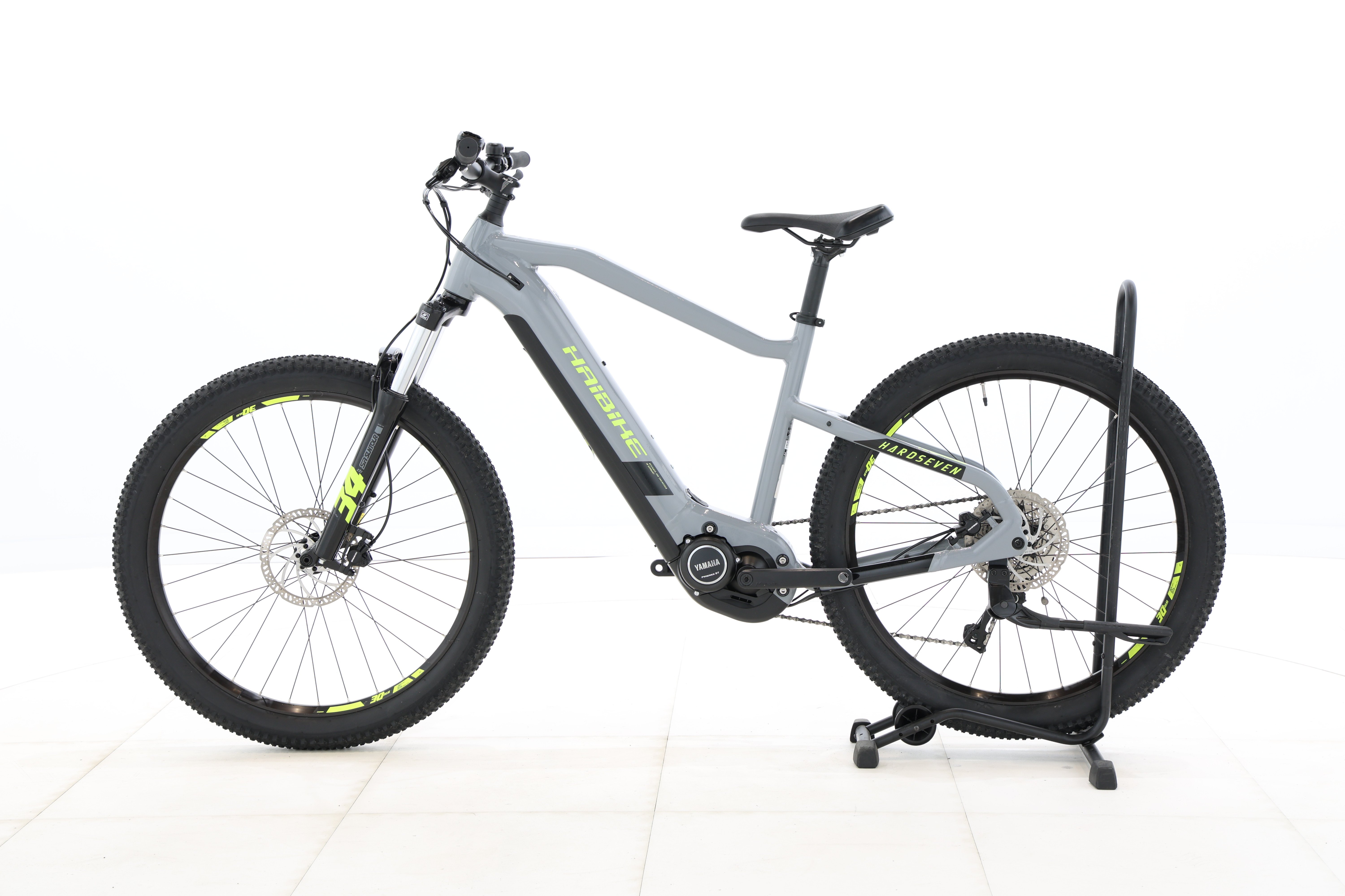 694ad9a2-97b4-4e3a-ba6d-f367c7dd490a