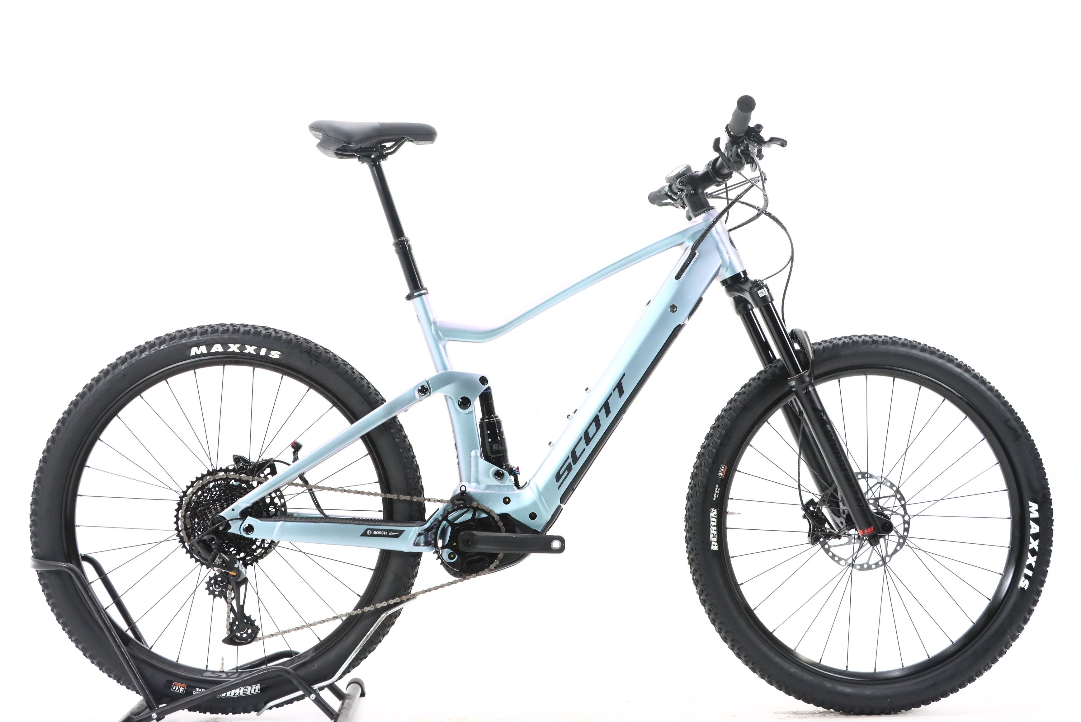 9586c556-f302-4586-847a-6b45b79bbc90